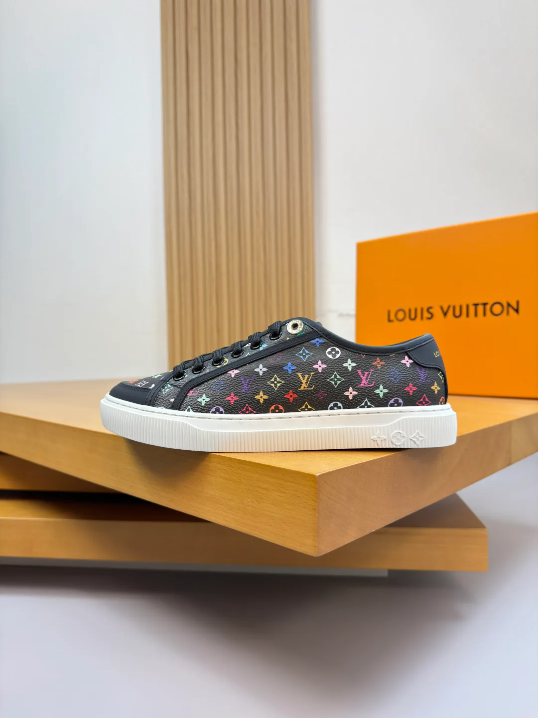 Кроссовки Женские Louis Vuitton 2652664