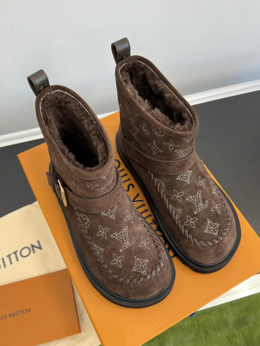 Угги Женские Louis Vuitton 19175730