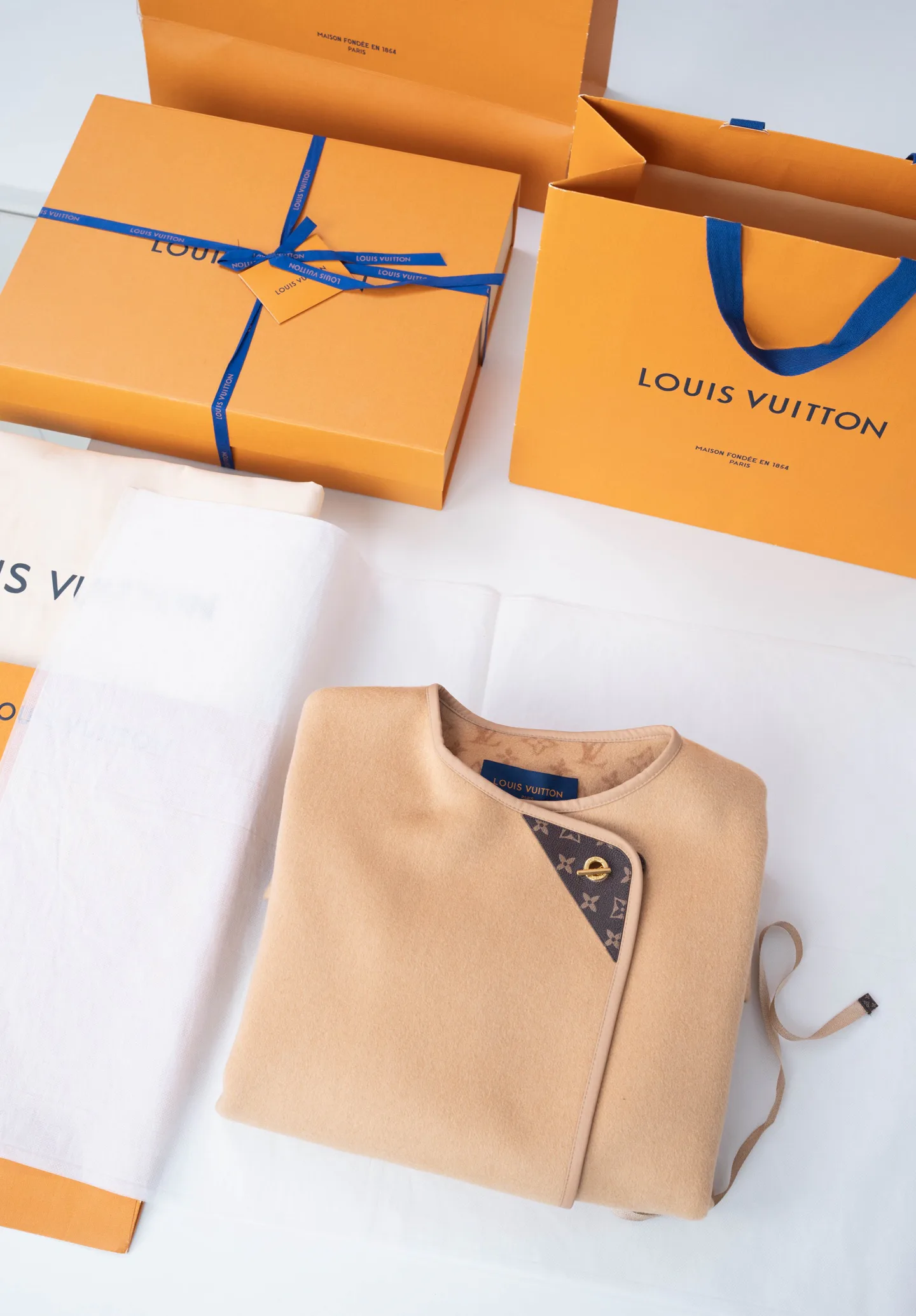 Пальто Женские Louis Vuitton 18206310