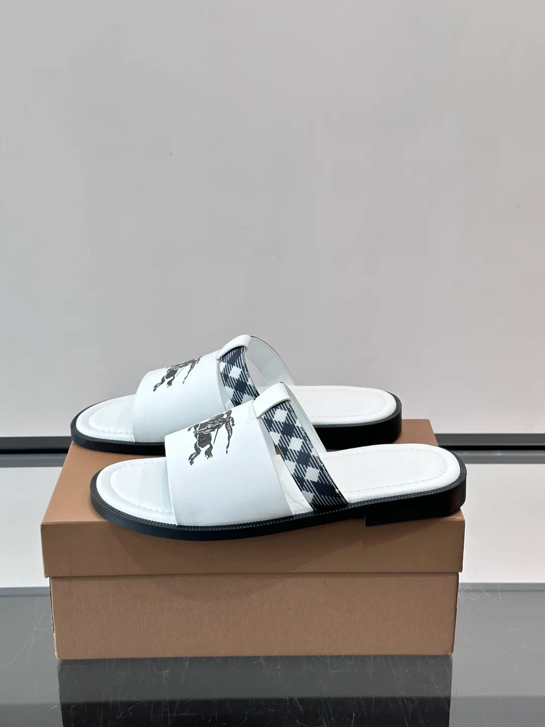 Сандалии Мужские Burberry 13546930