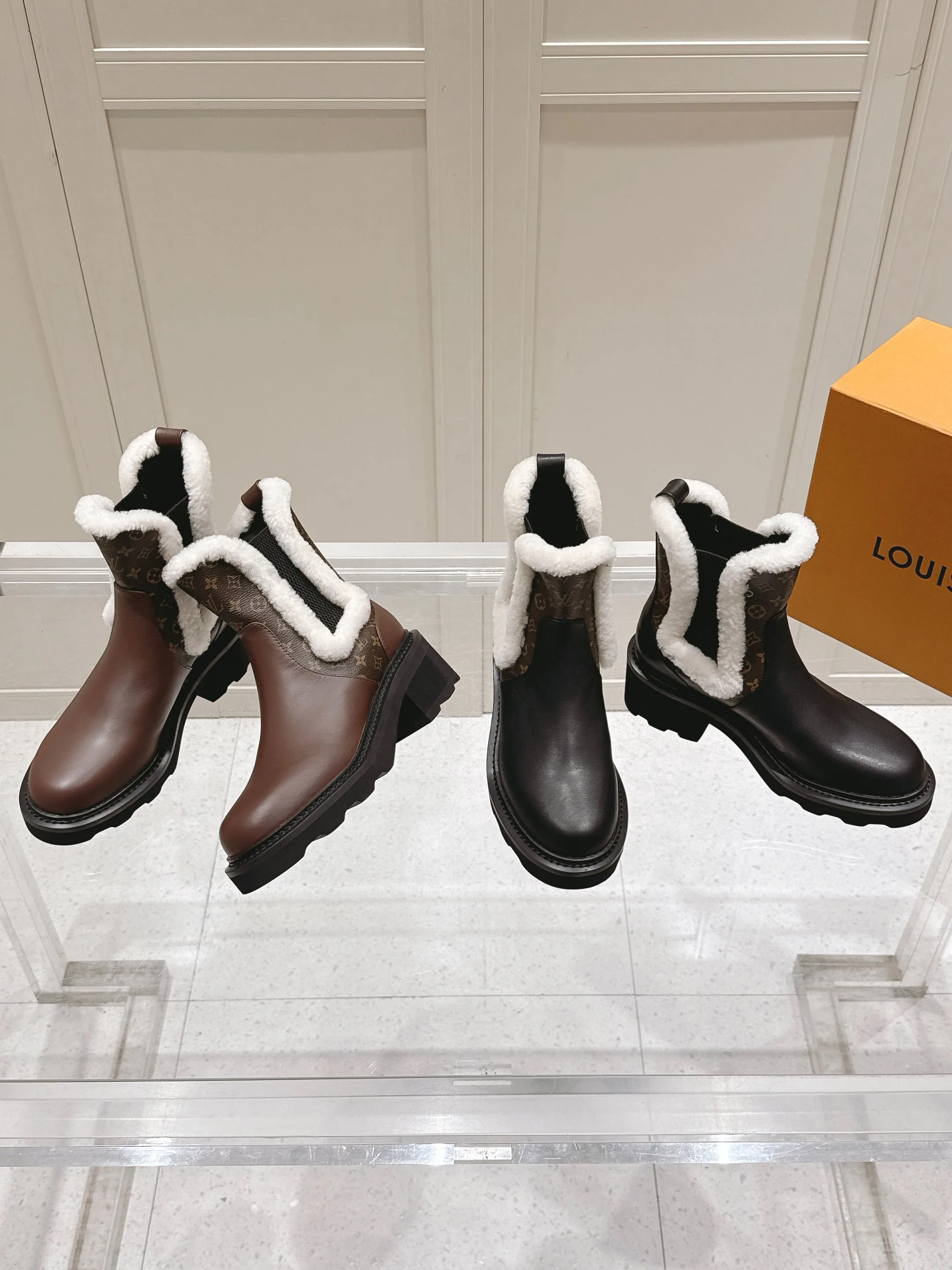 Ботинки Женские Louis Vuitton 1284610