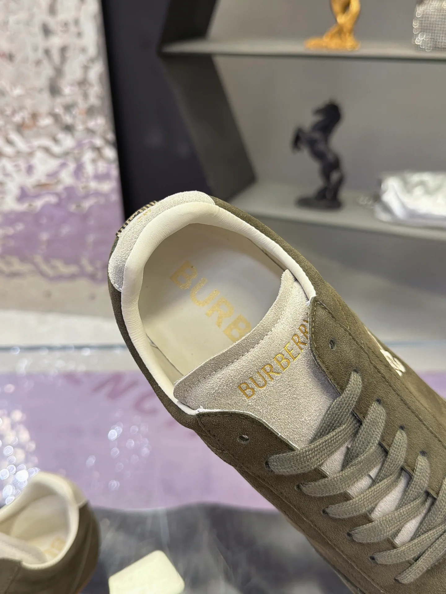 Кроссовки Женские Burberry 18025575