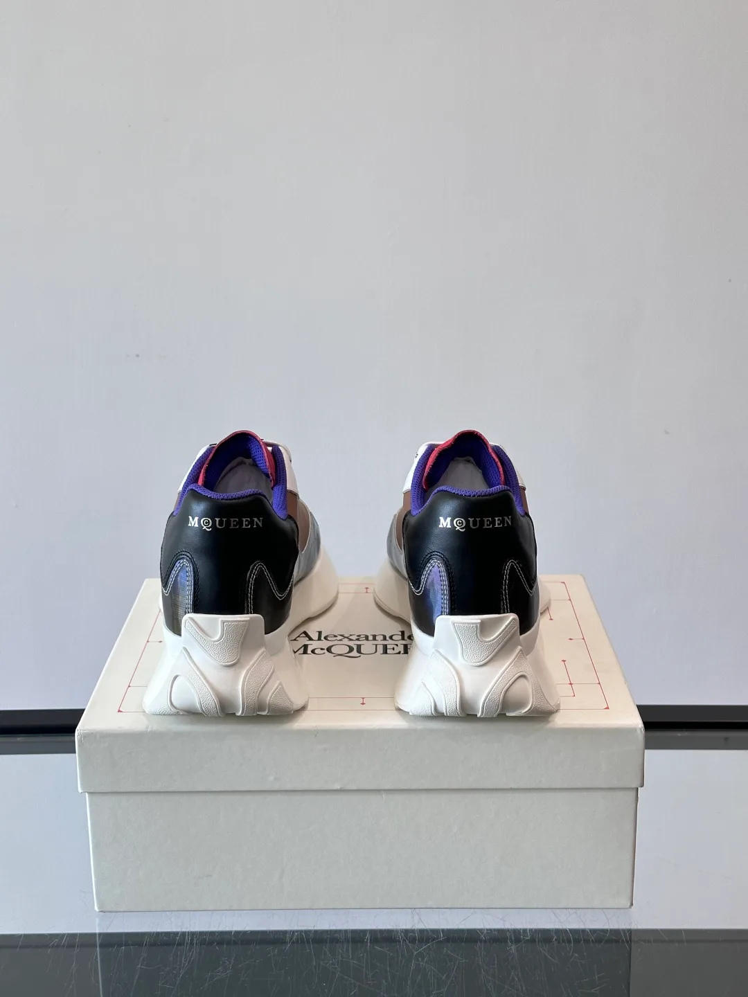 Кроссовки Женские Alexander Mcqueen 564571