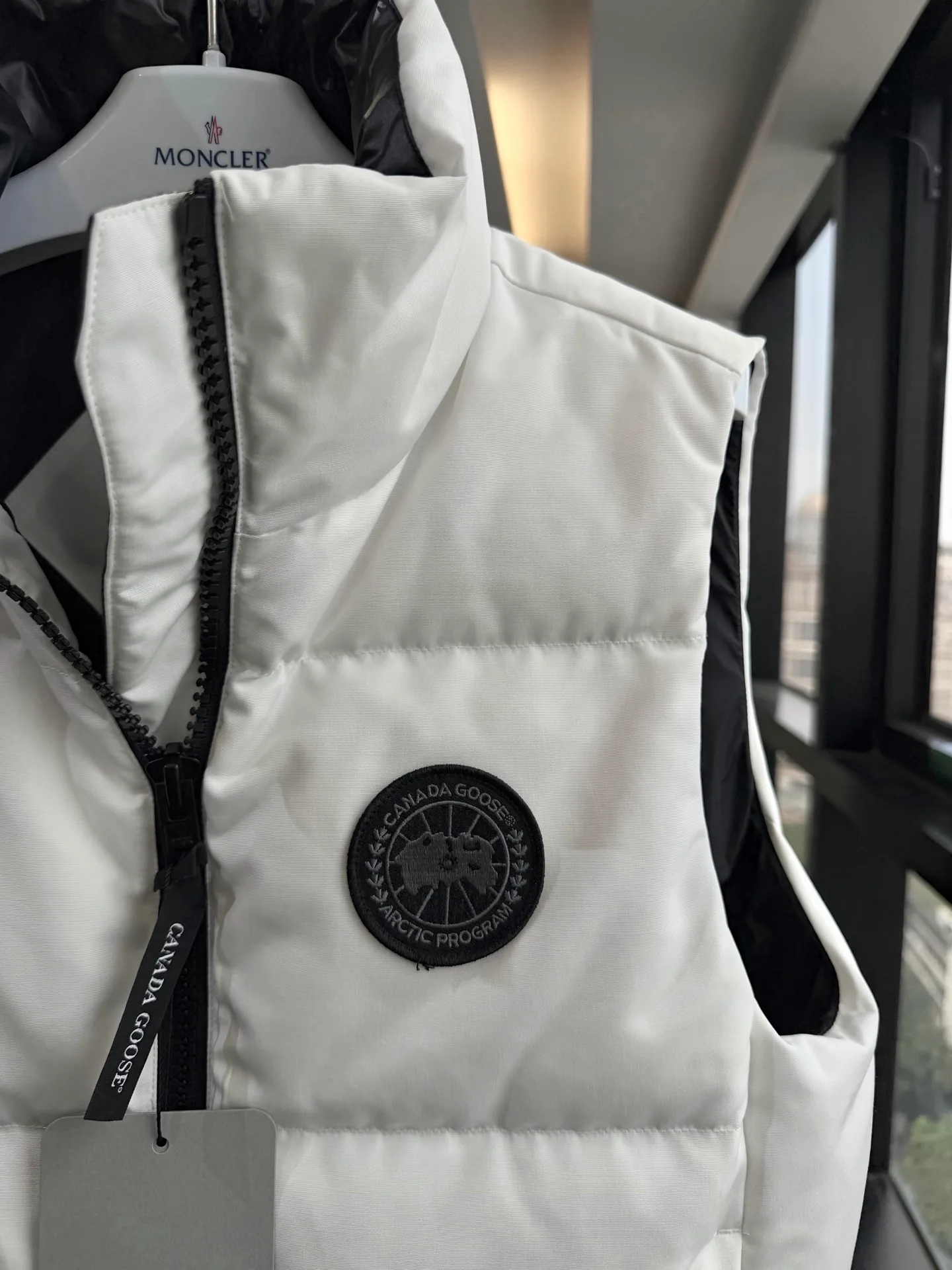 Жилеты Женские Canada Goose 18336509