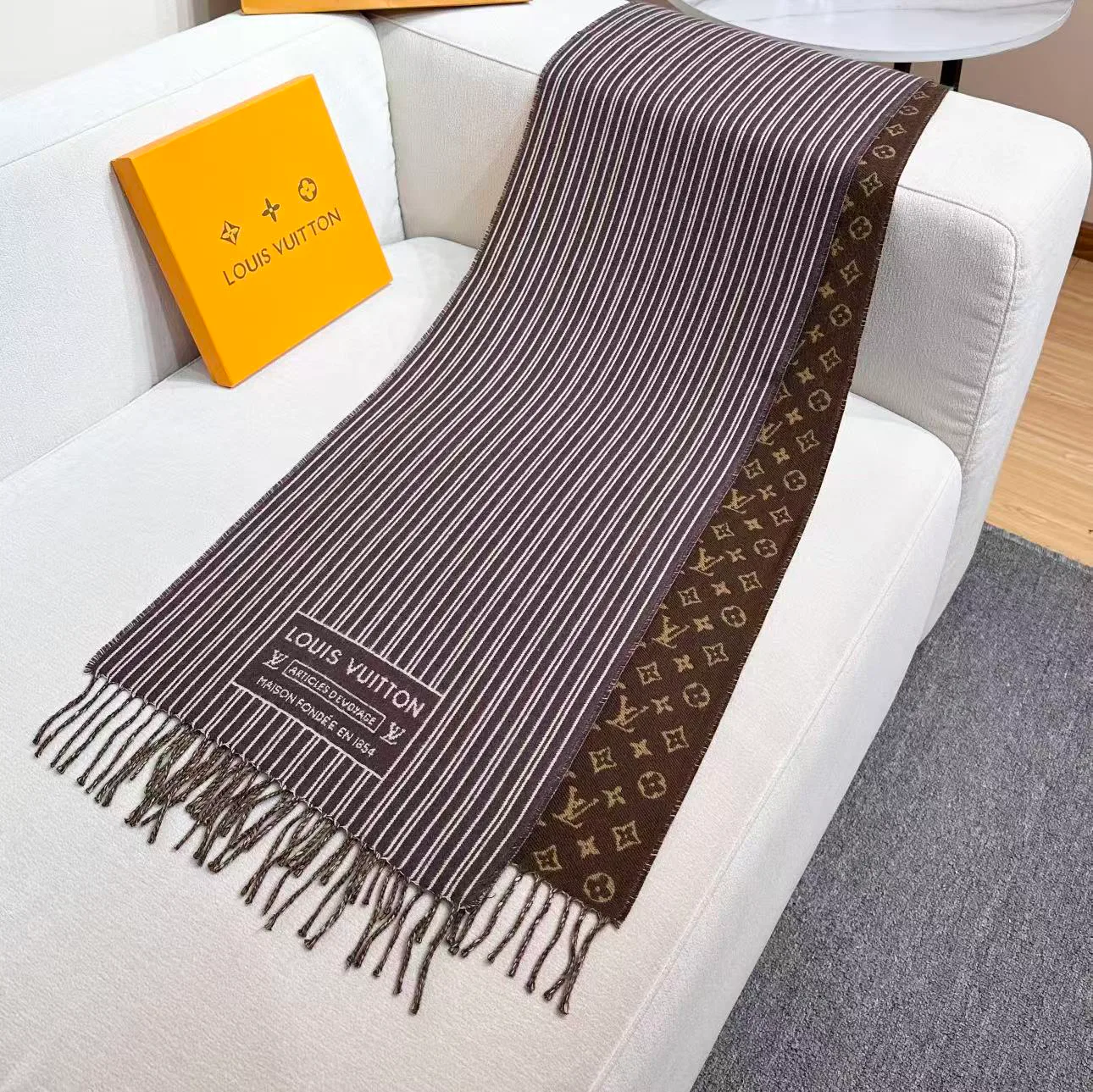 Шарфы Louis Vuitton 1152008