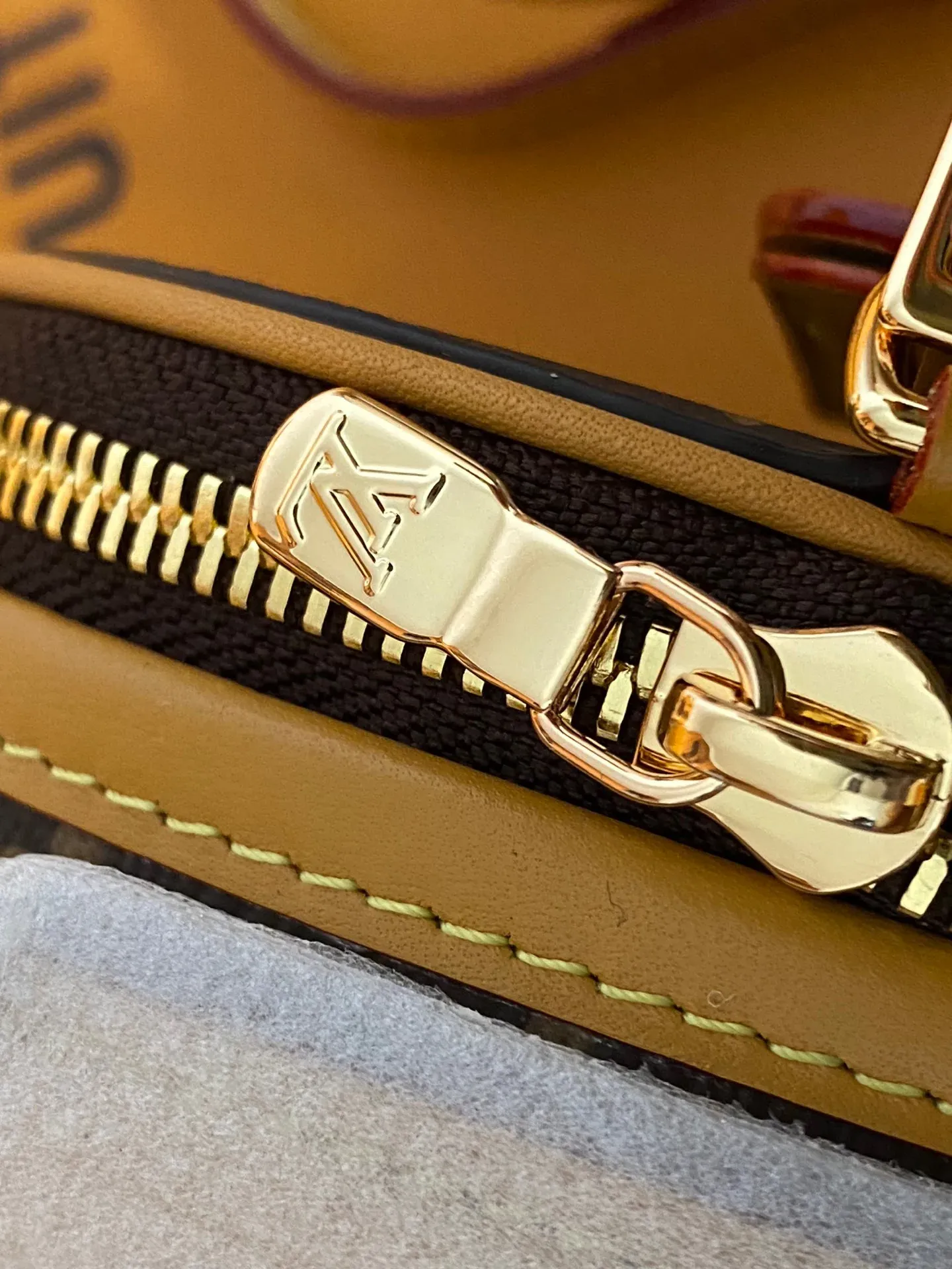 Сумки На Ремне Женские Louis Vuitton 20450