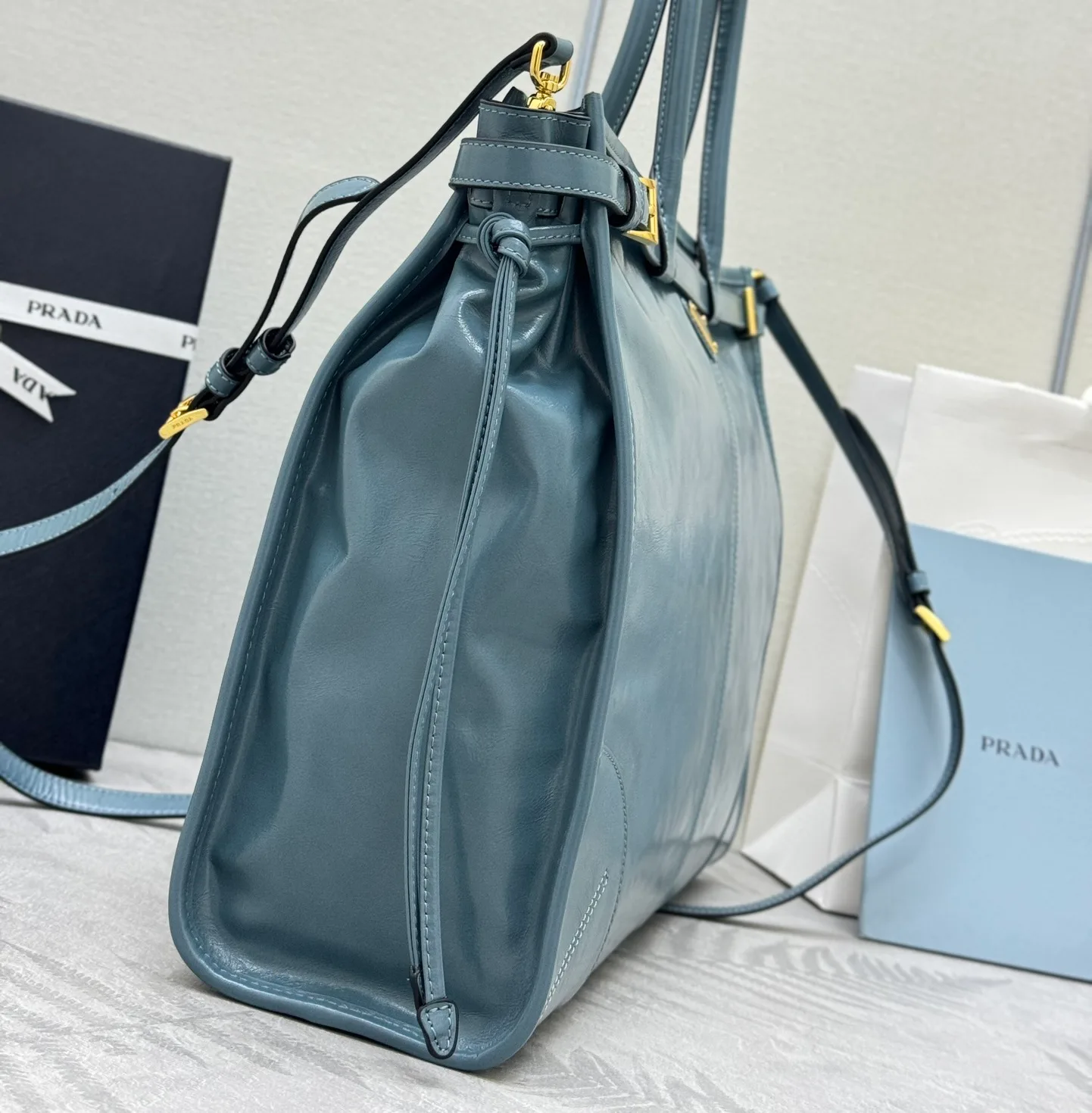 Классические Сумки Женские Prada 11462555