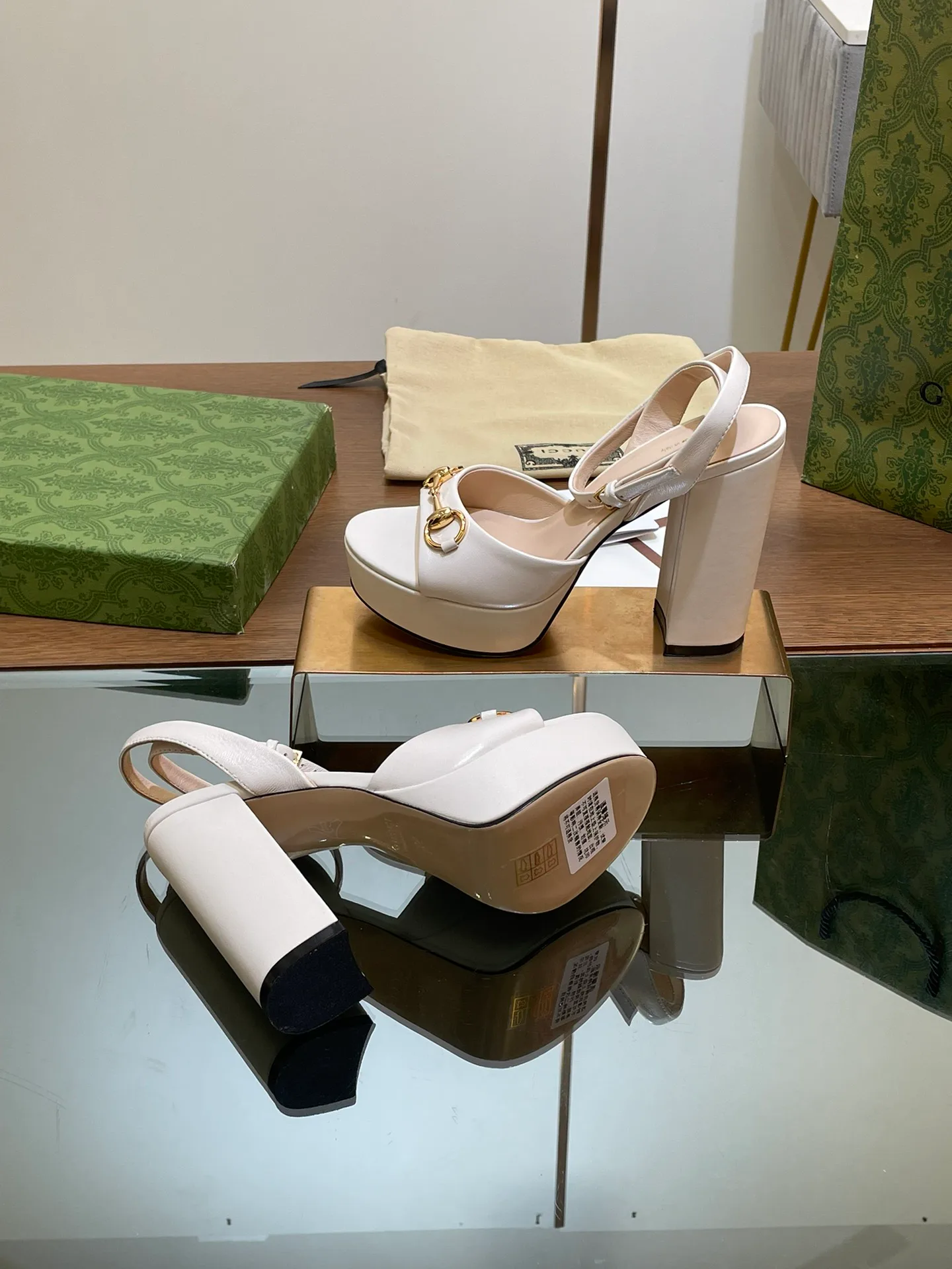 Босоножки Женские Gucci 11616314