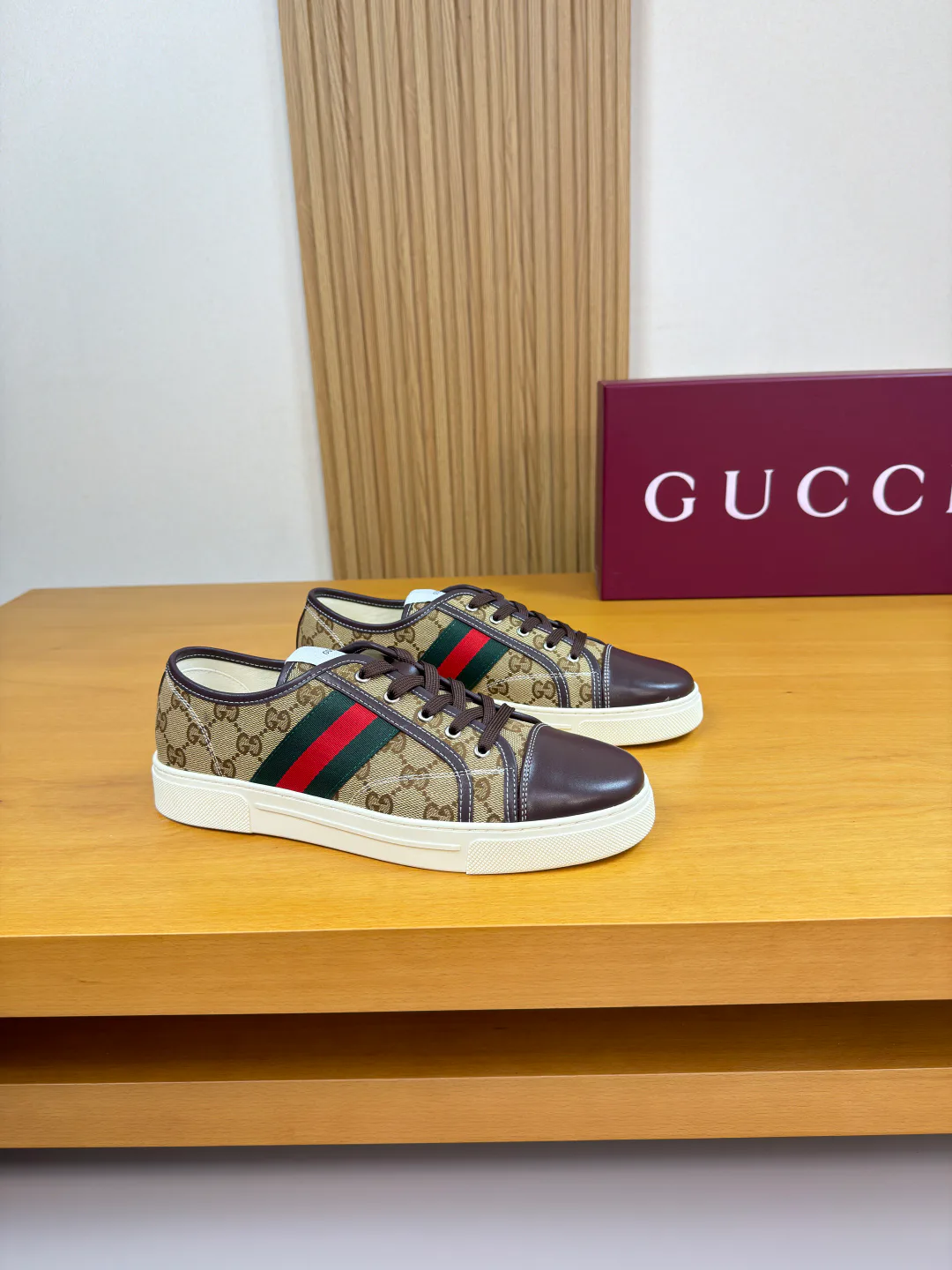 Кроссовки Женские Gucci 11842698