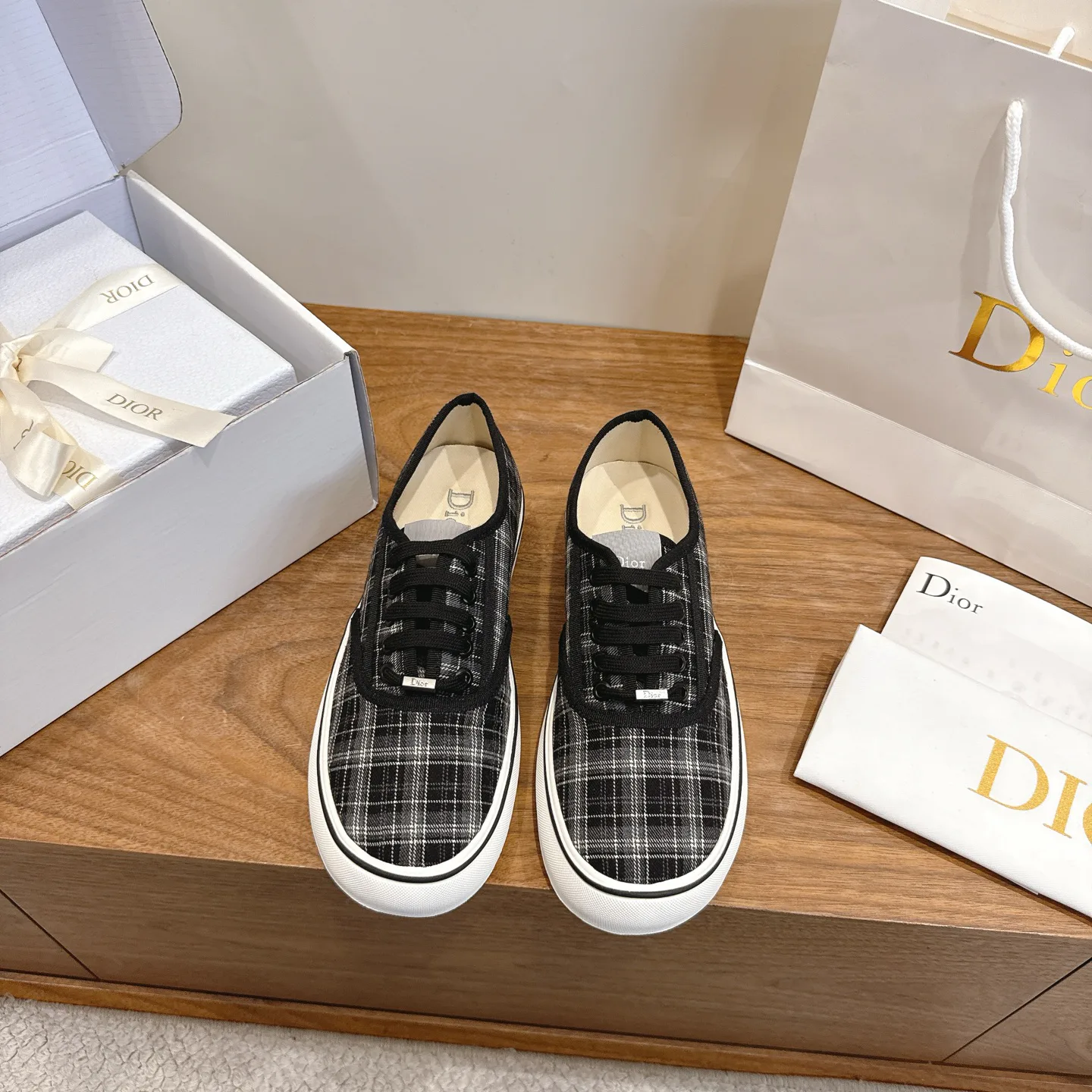 Кроссовки Женские Christian Dior 18083844