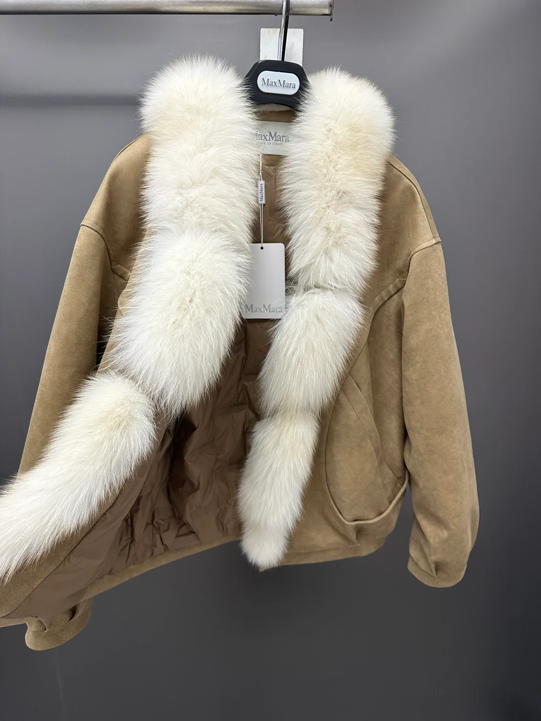 Куртки И Пуховики Женские Max Mara 18702439