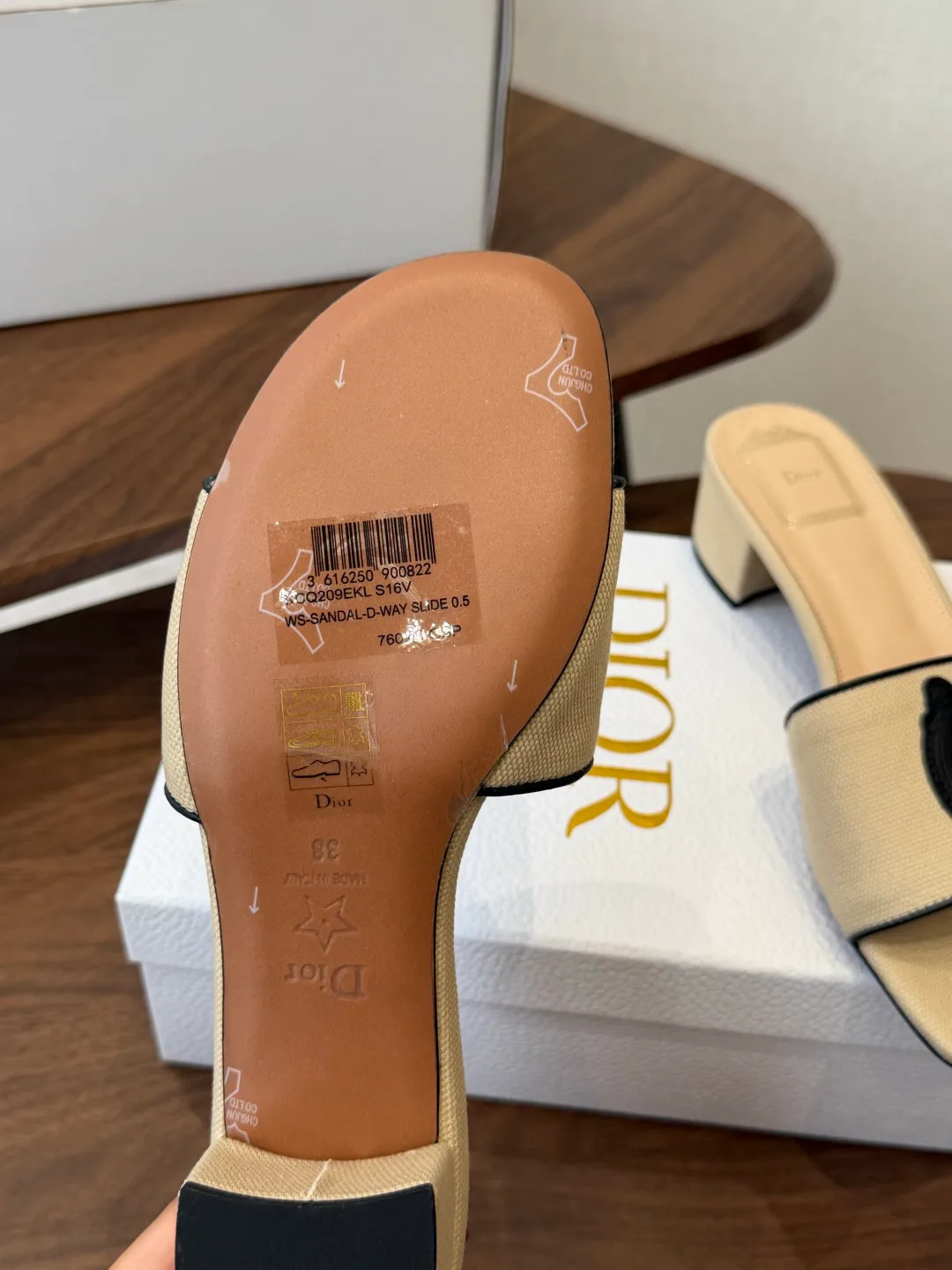 Шлепанцы Женские Christian Dior 17580782