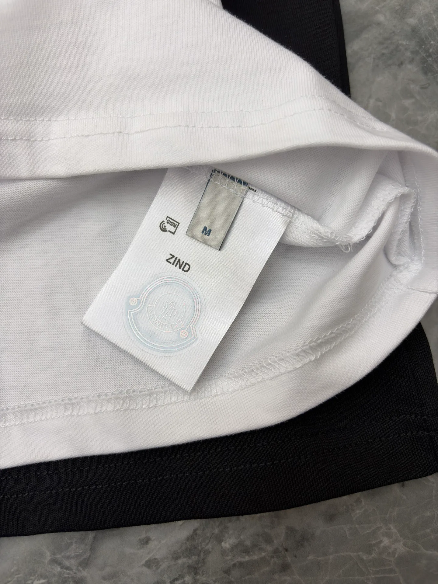 Футболки Женские Moncler 11424368