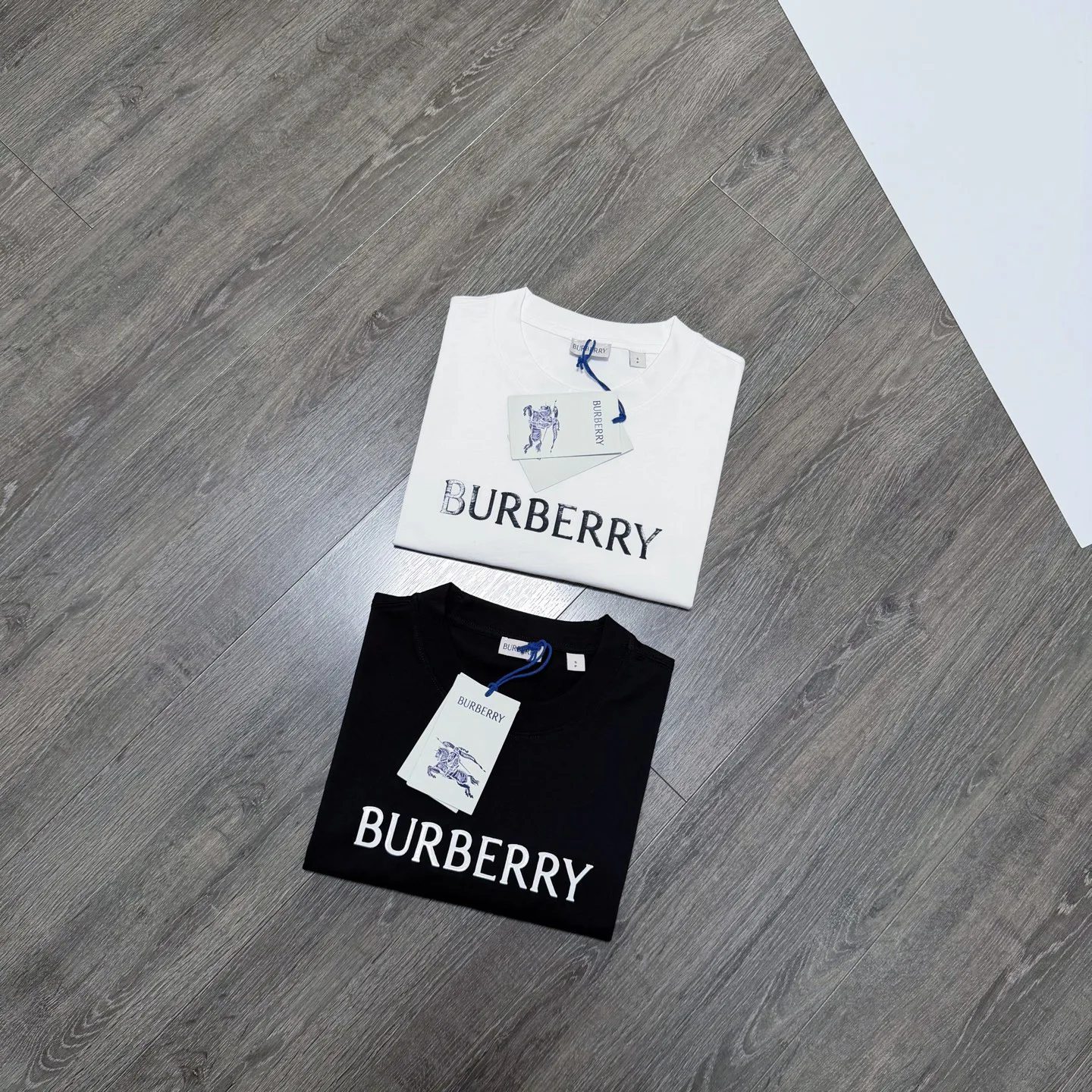 Футболки Женские Balenciaga 11682987