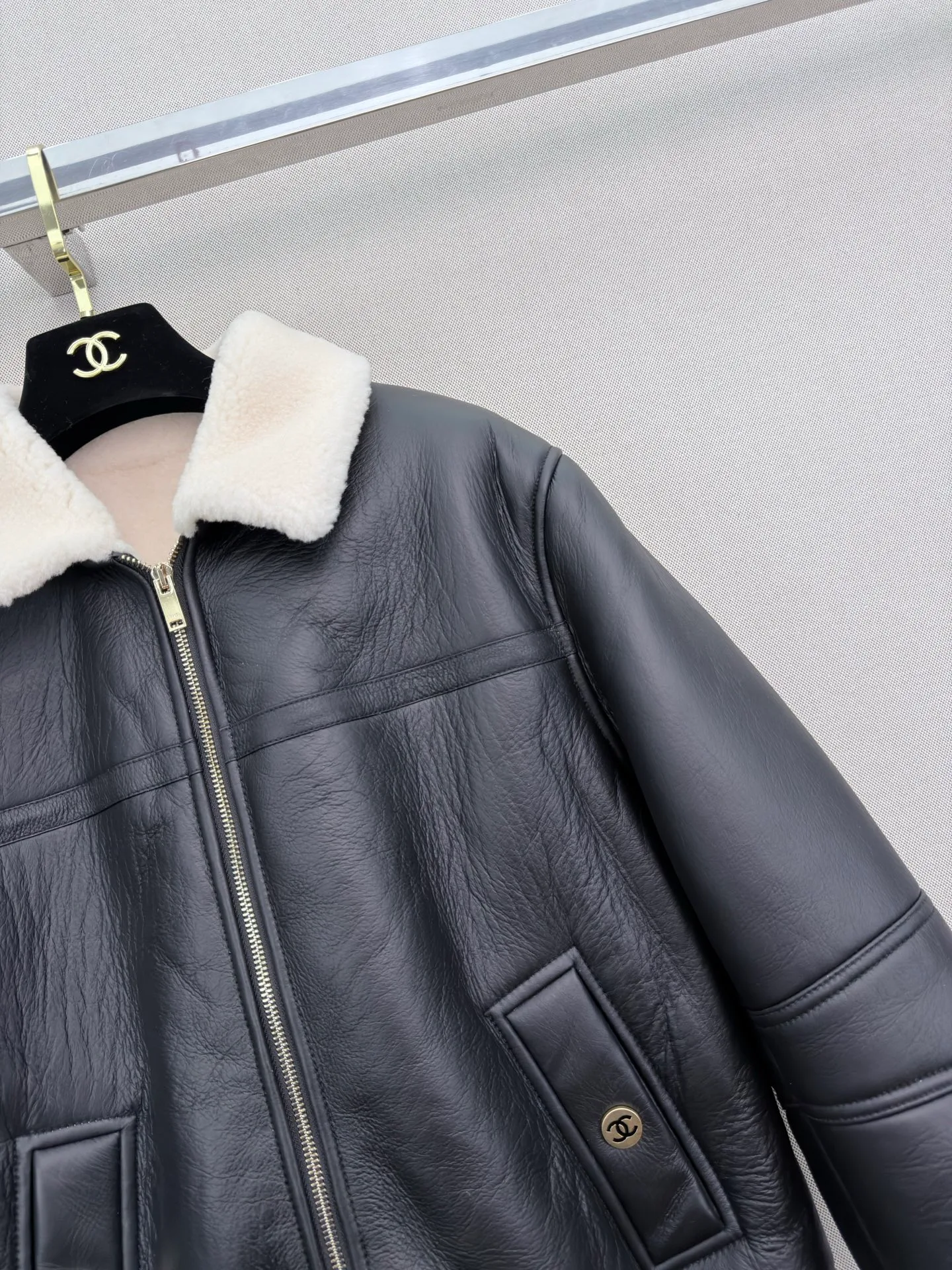 Кожаные Куртки И Дублёнки Женские Chanel 18138046
