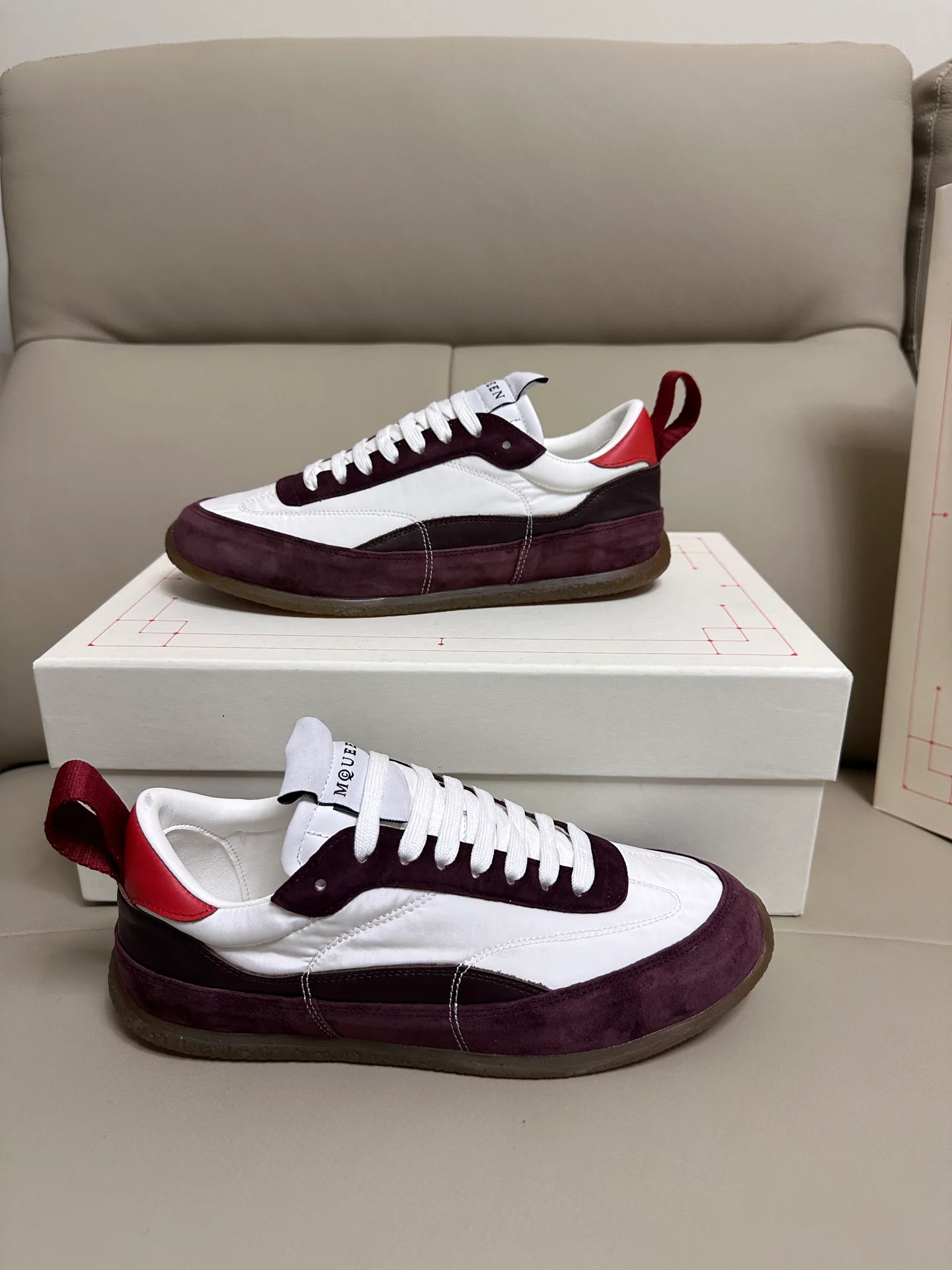Кроссовки Женские Alexander Mcqueen 18616756