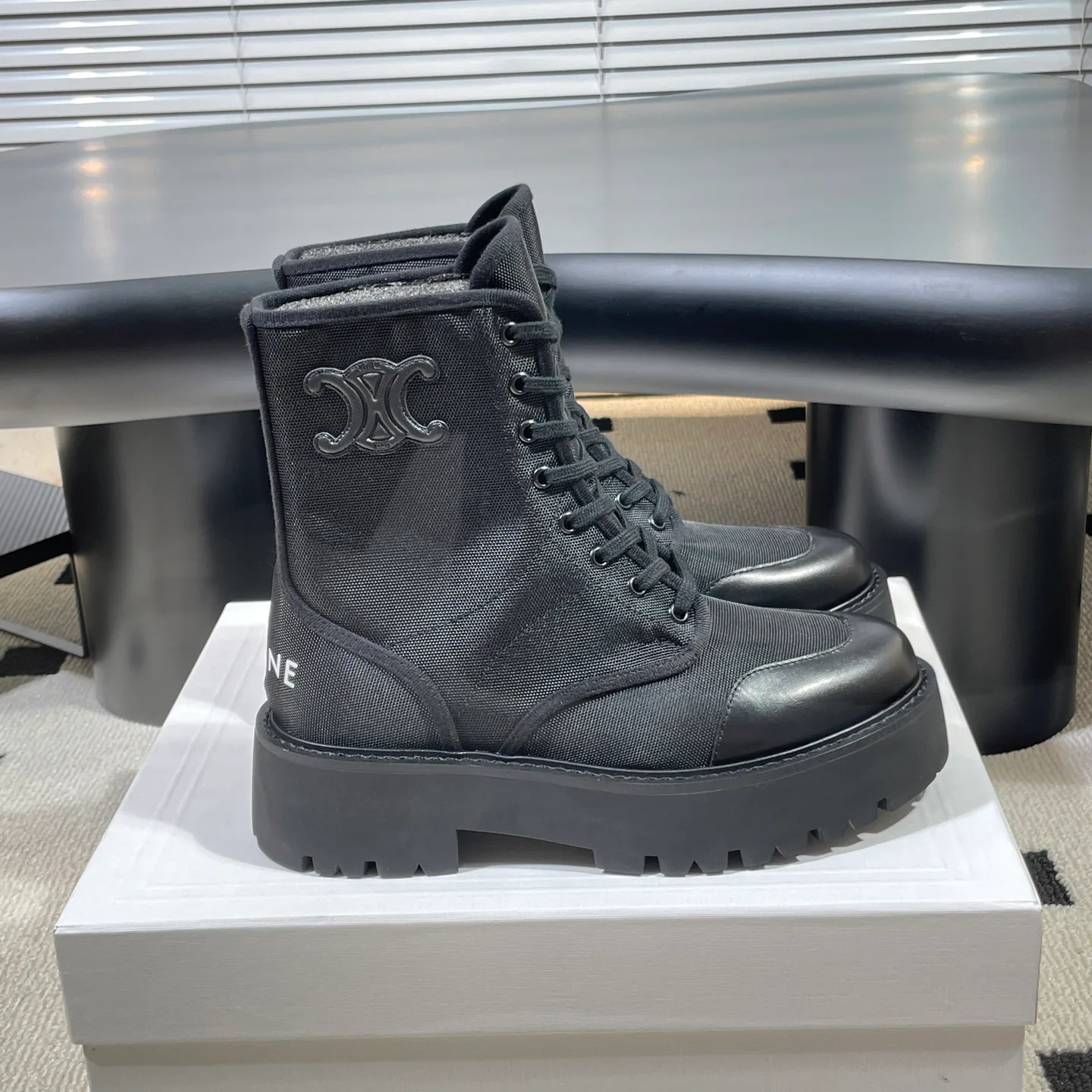 Ботинки Женские Celine 18041639