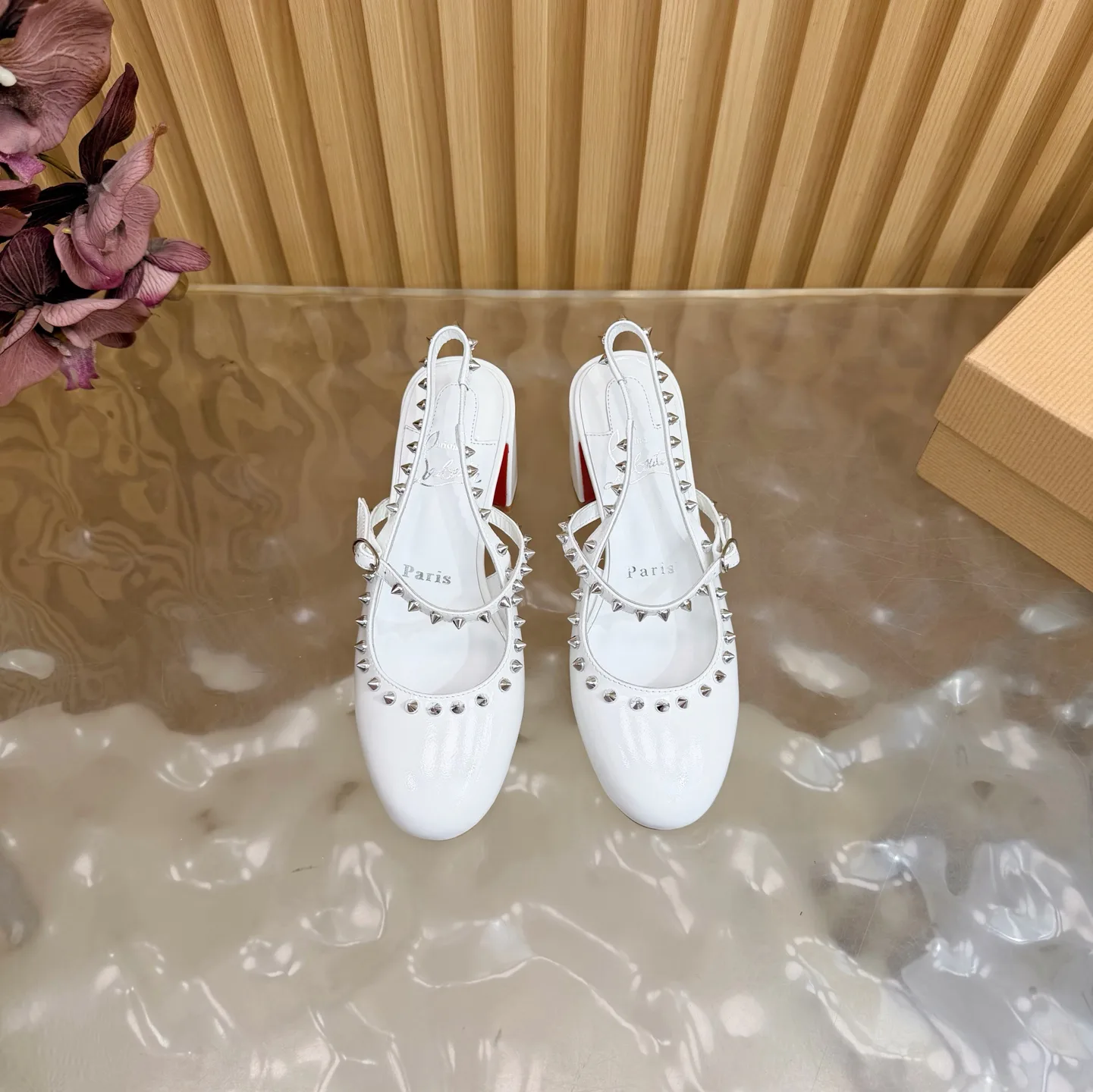 Босоножки Женские Christian Louboutin 11776984