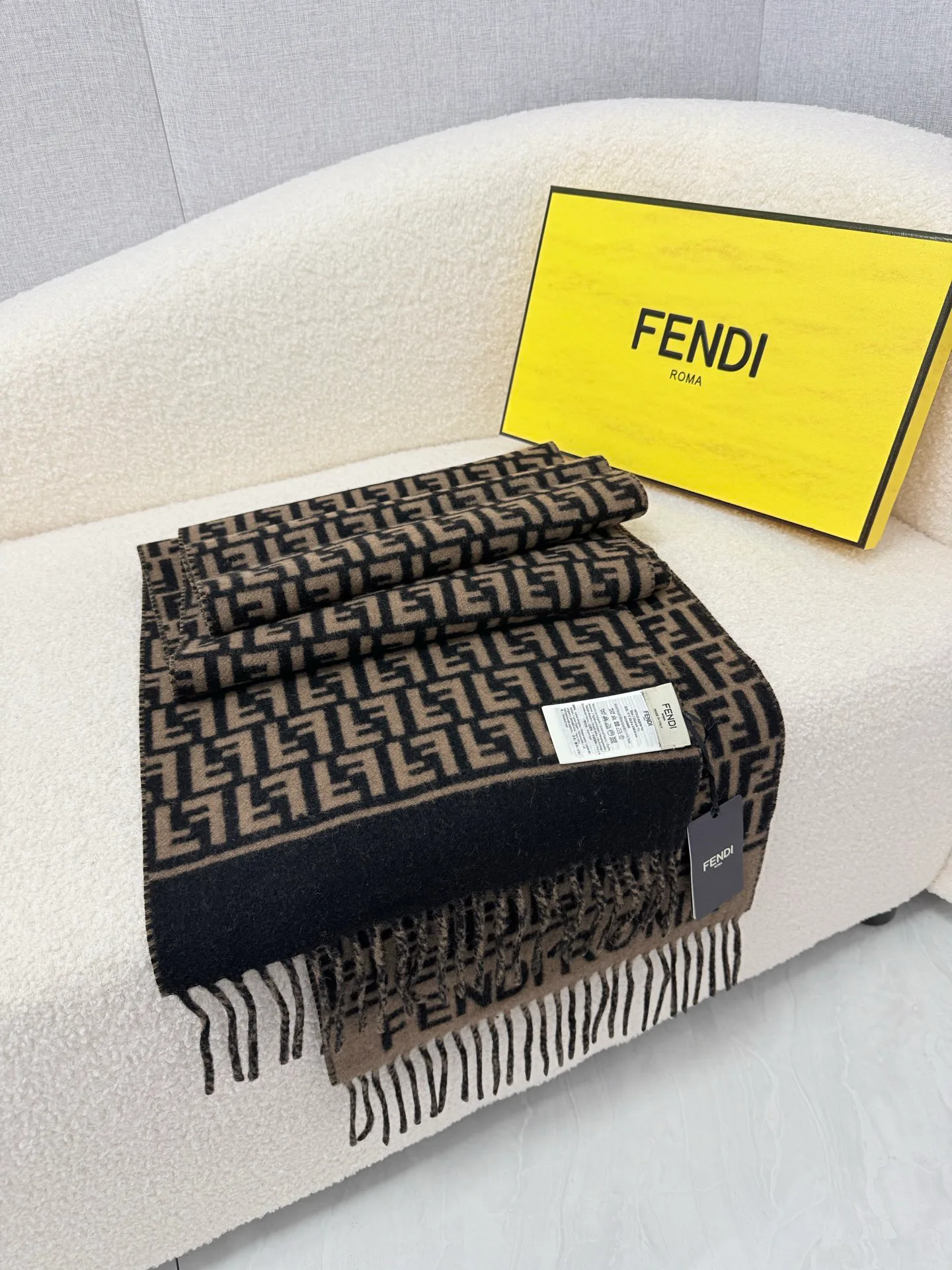 Шарфы Fendi 18003372