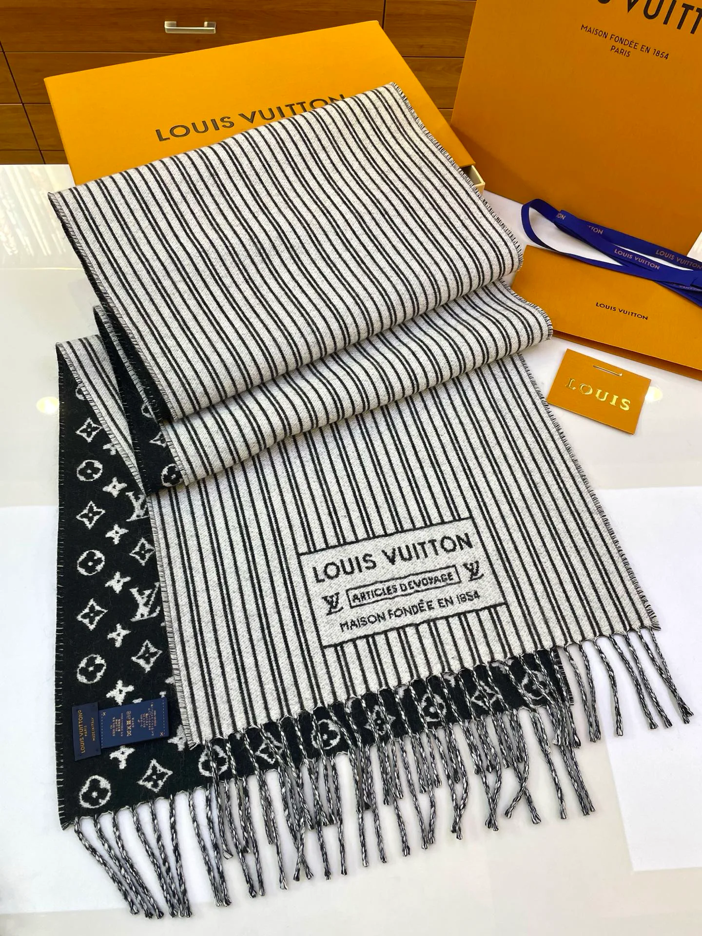 Шарфы Louis Vuitton 416740