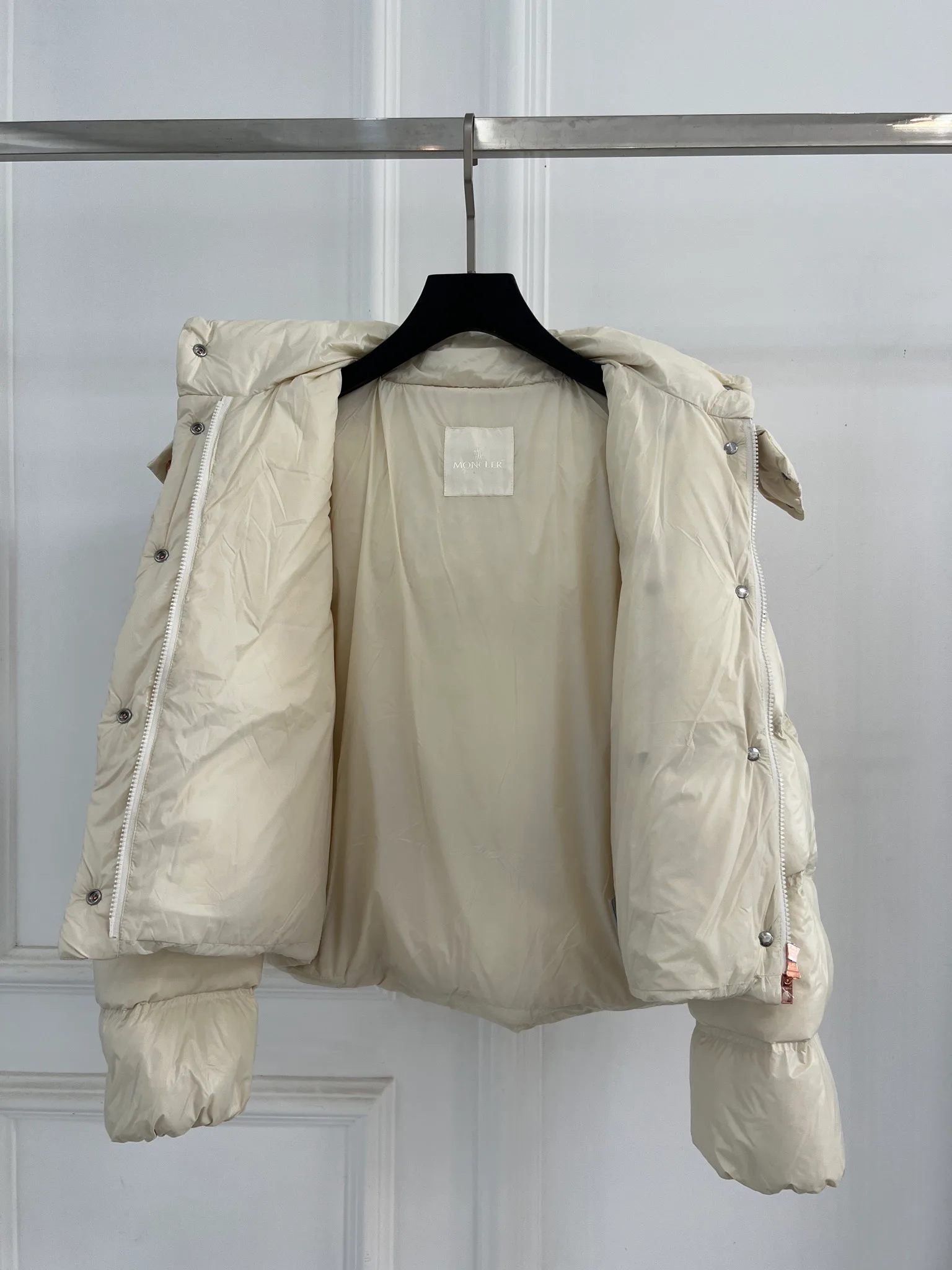 Куртки И Пуховики Женские Moncler 18416180