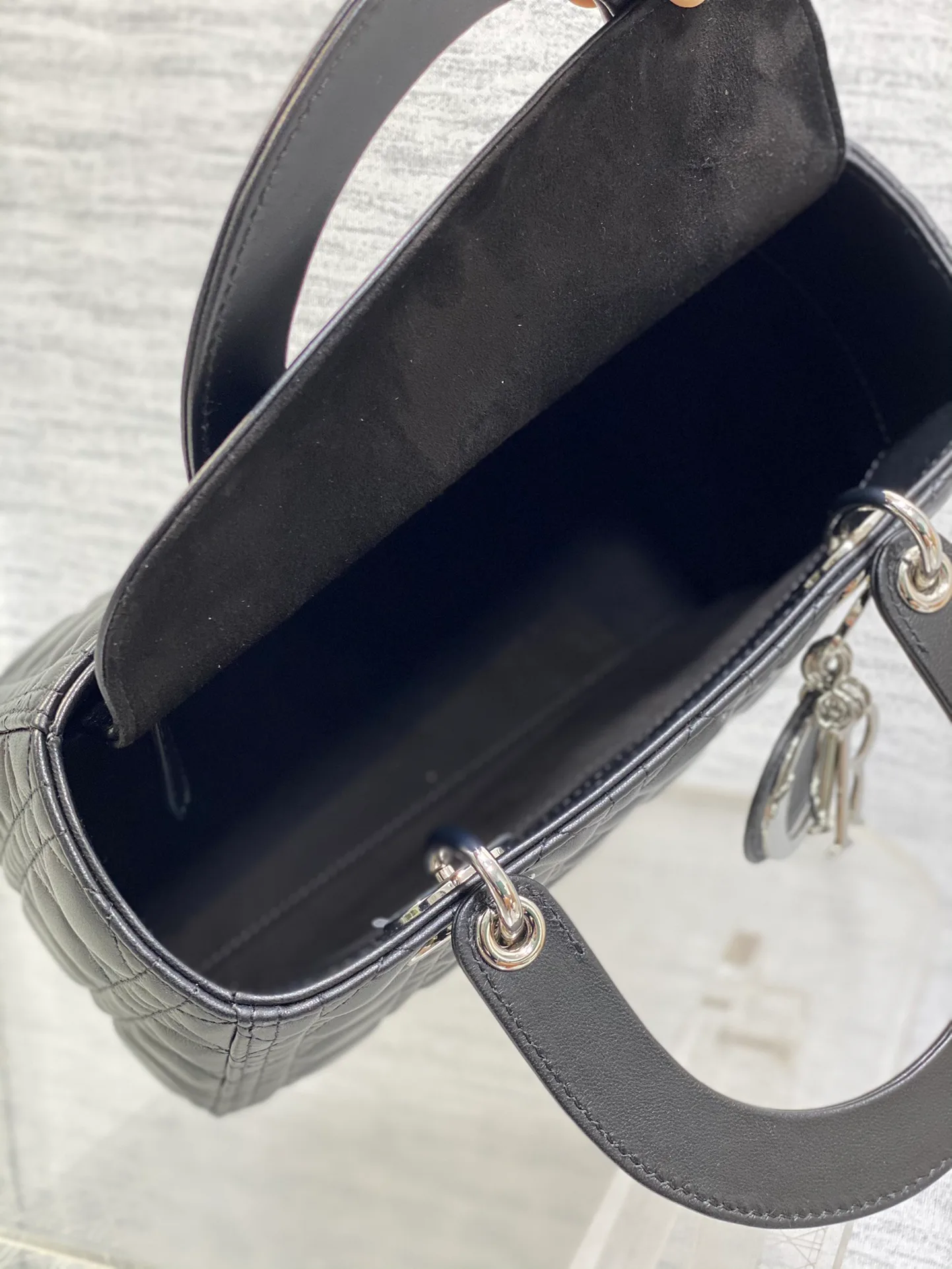 Классические Сумки Женские Christian Dior 11685136