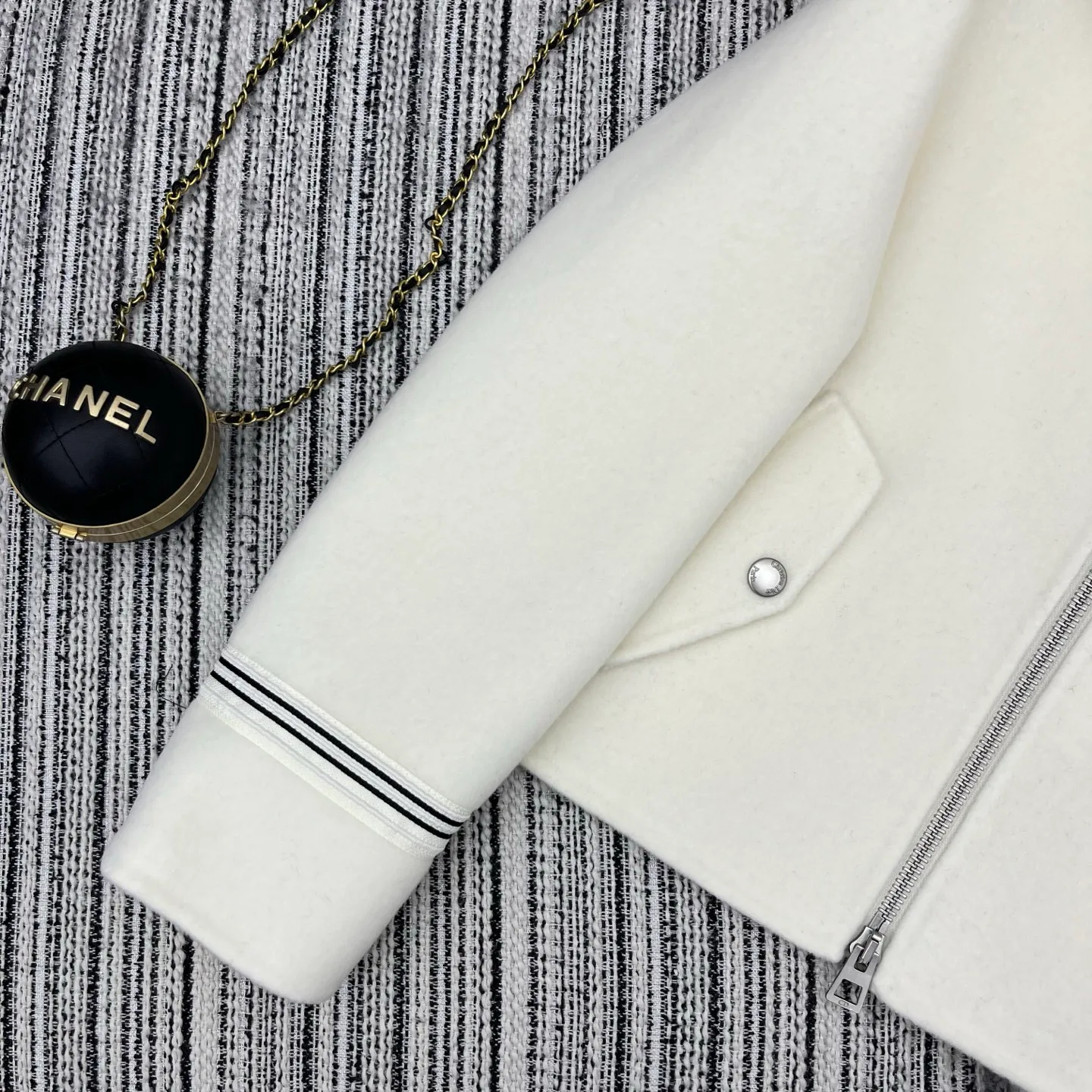 Куртки И Пуховики Женские Christian Dior 910240