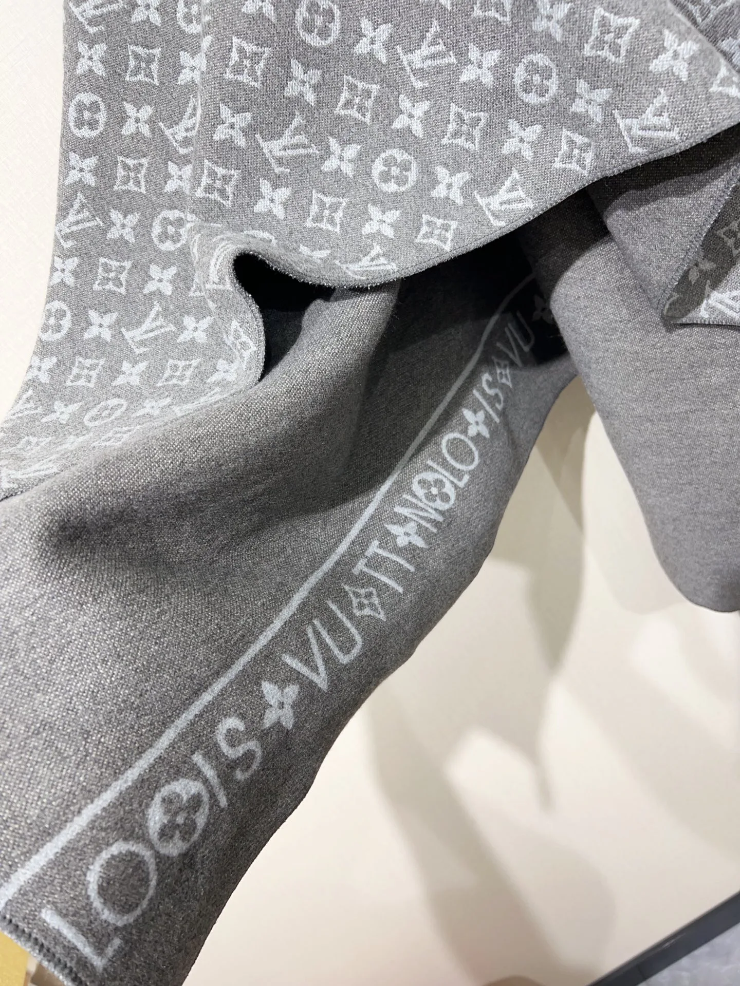 Пальто Женские Louis Vuitton 18413326