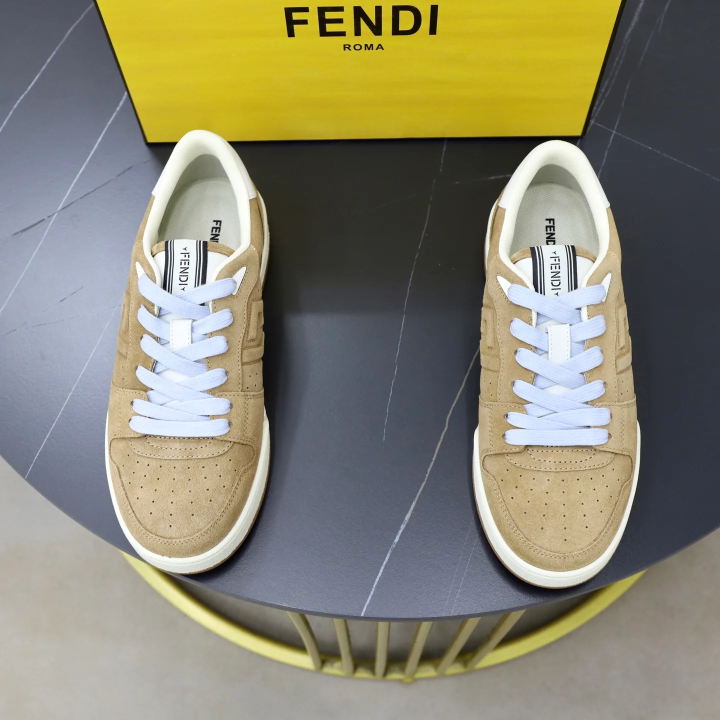 Кроссовки Женские Fendi 18516277