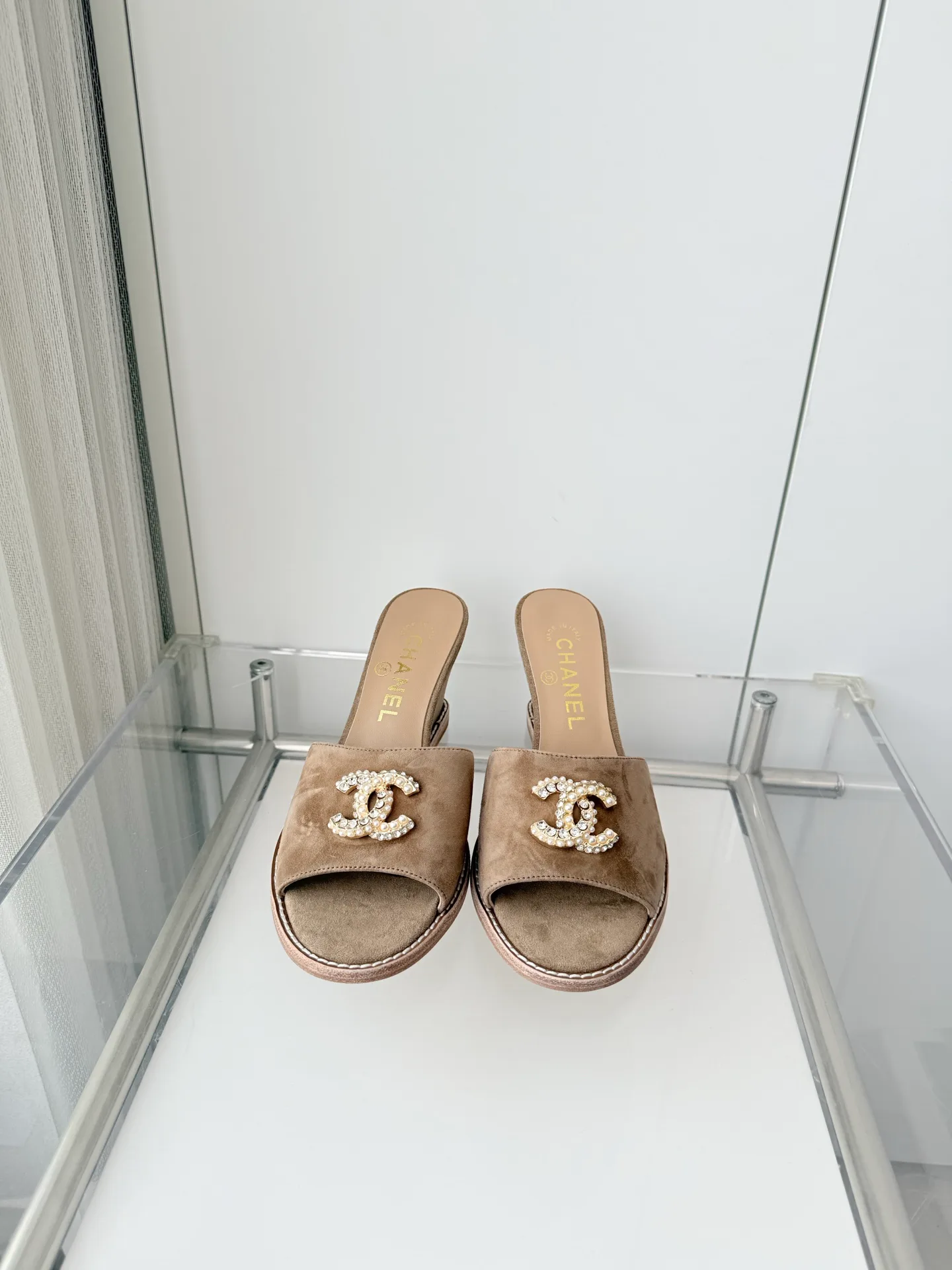 Босоножки Женские Chanel 18120706