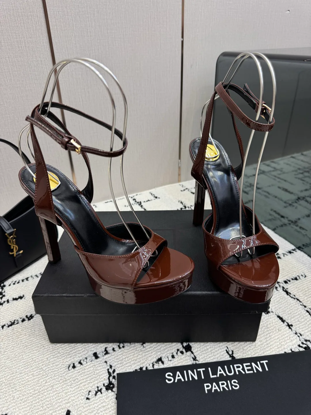 Босоножки Женские Saint Laurent 18049020