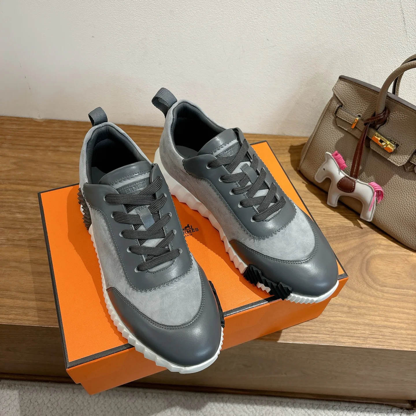 Кроссовки Женские Hermes 18729681
