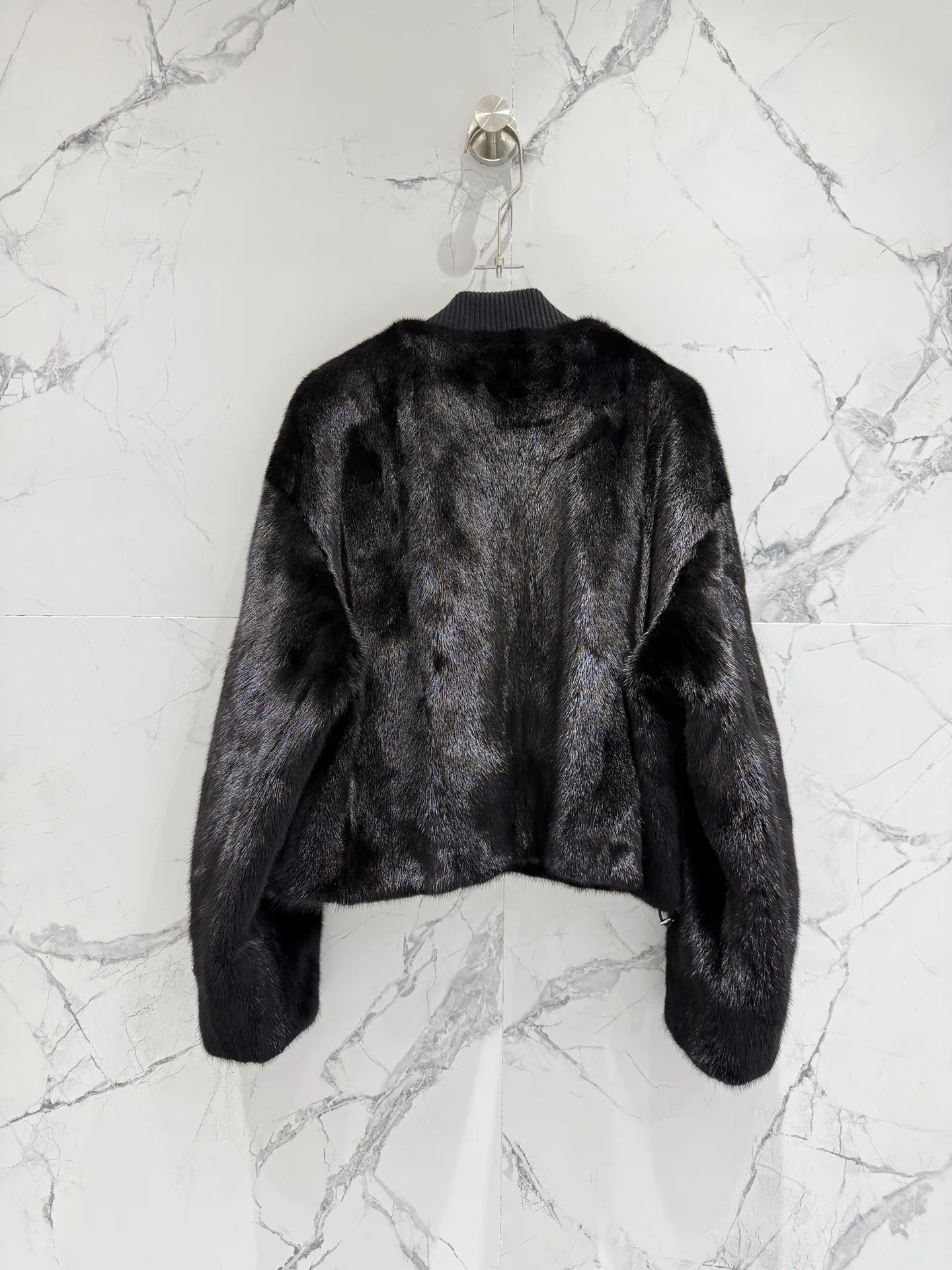 Кожаные Куртки И Дублёнки Женские Fendi 19585929