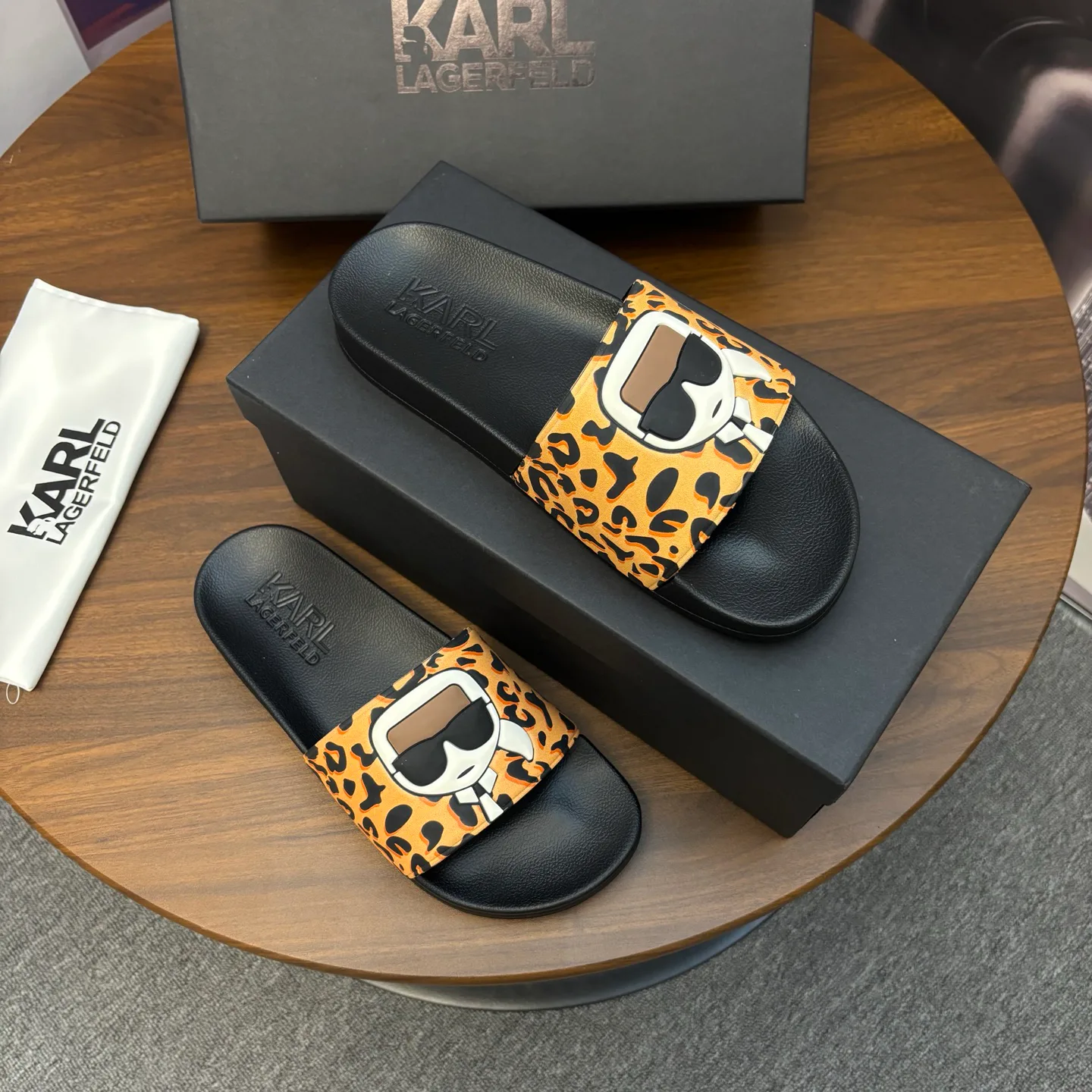 Шлепанцы Женские Karl Lagerfeld 10776052