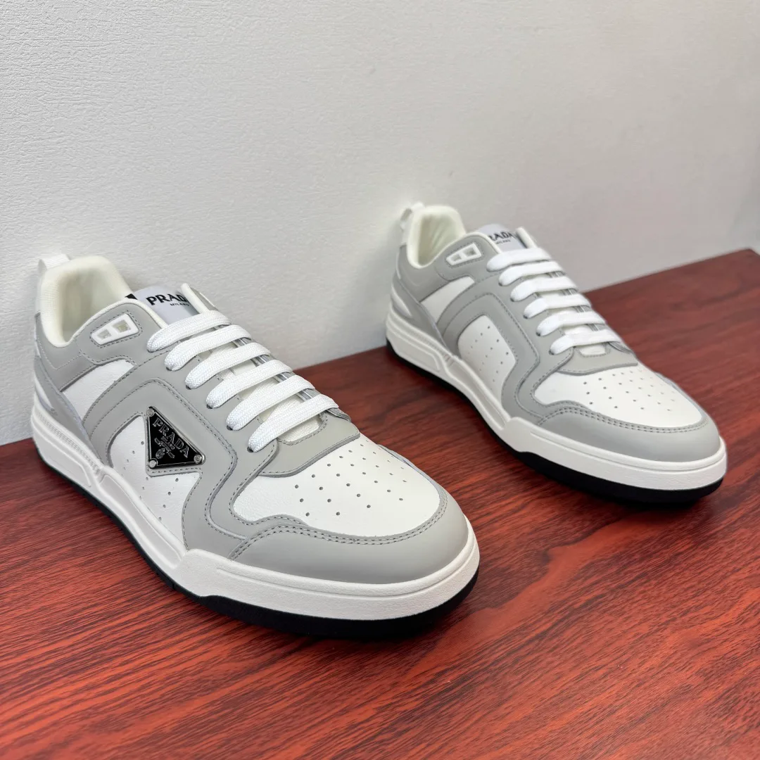 Кроссовки Мужские Prada 13216377