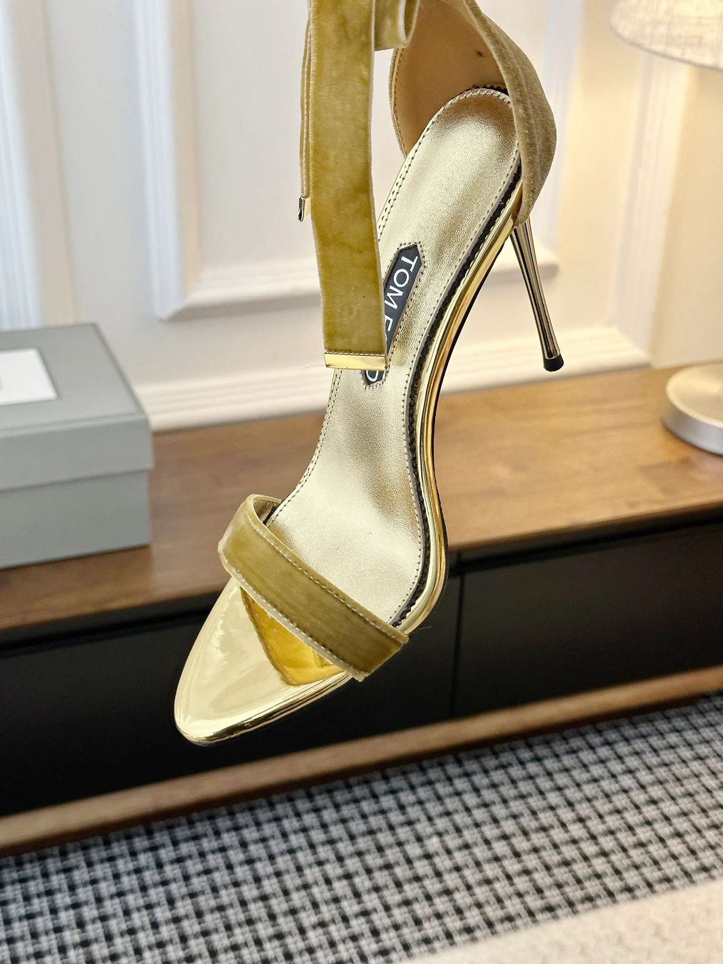 Босоножки Женские Tom Ford 11194379