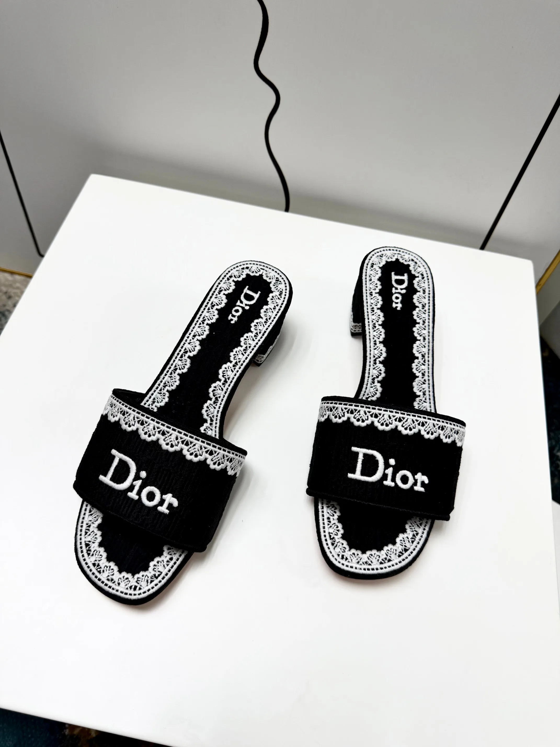 Туфли Женские Christian Dior 12879988