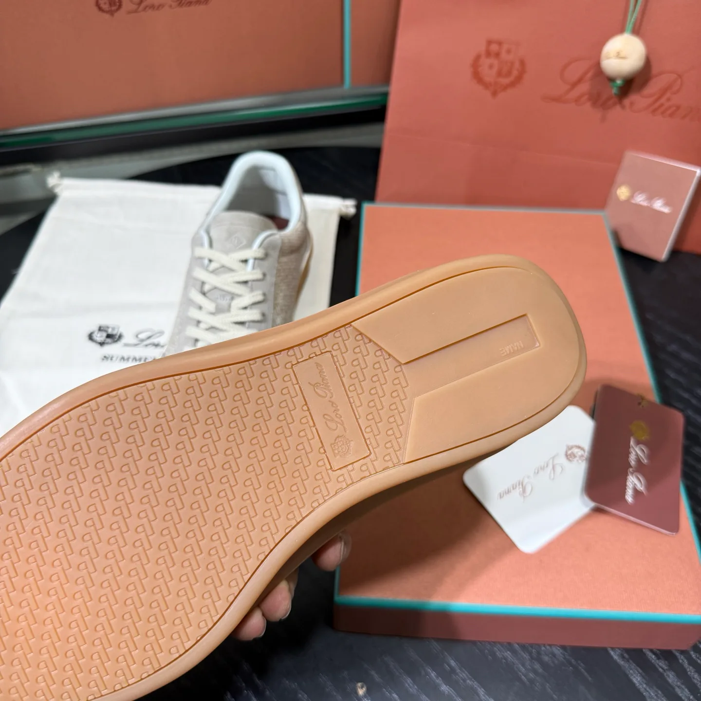 Кроссовки Женские Loro Piana 17955591