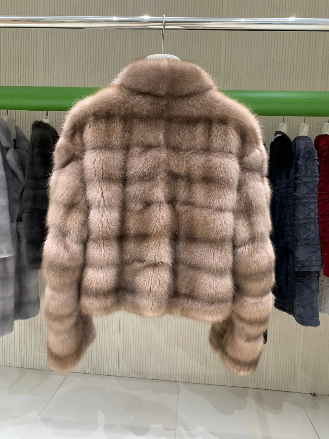 Шубы Женские Christian Dior 18616104