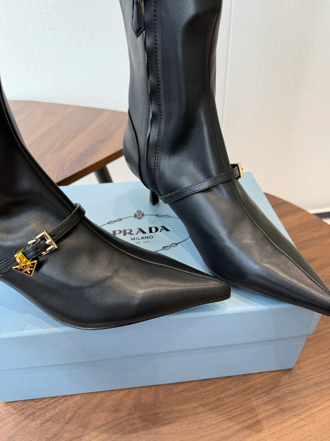 Сапоги Женские Prada 18953314