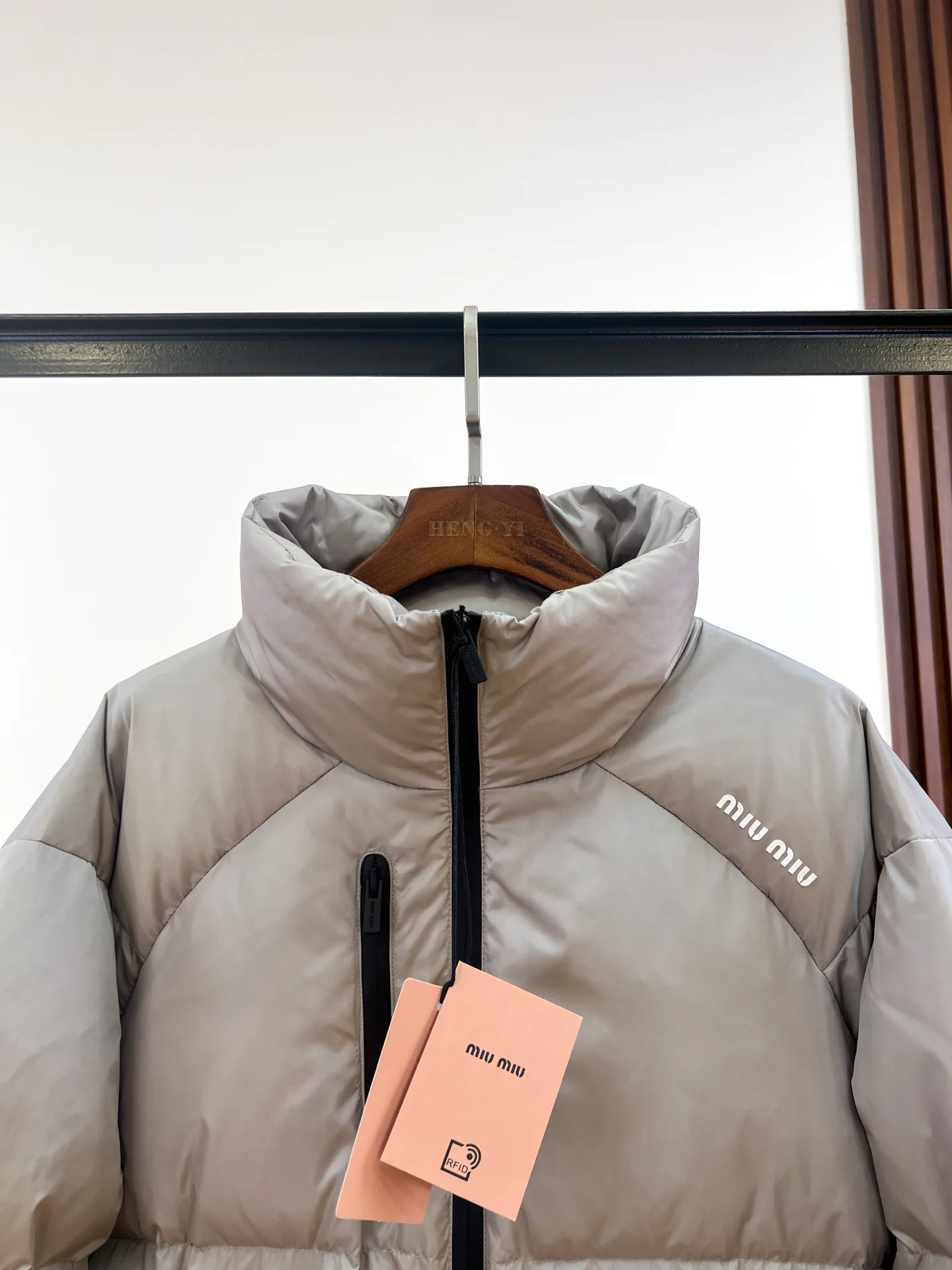 Куртки И Пуховики Женские Miu Miu 17964749