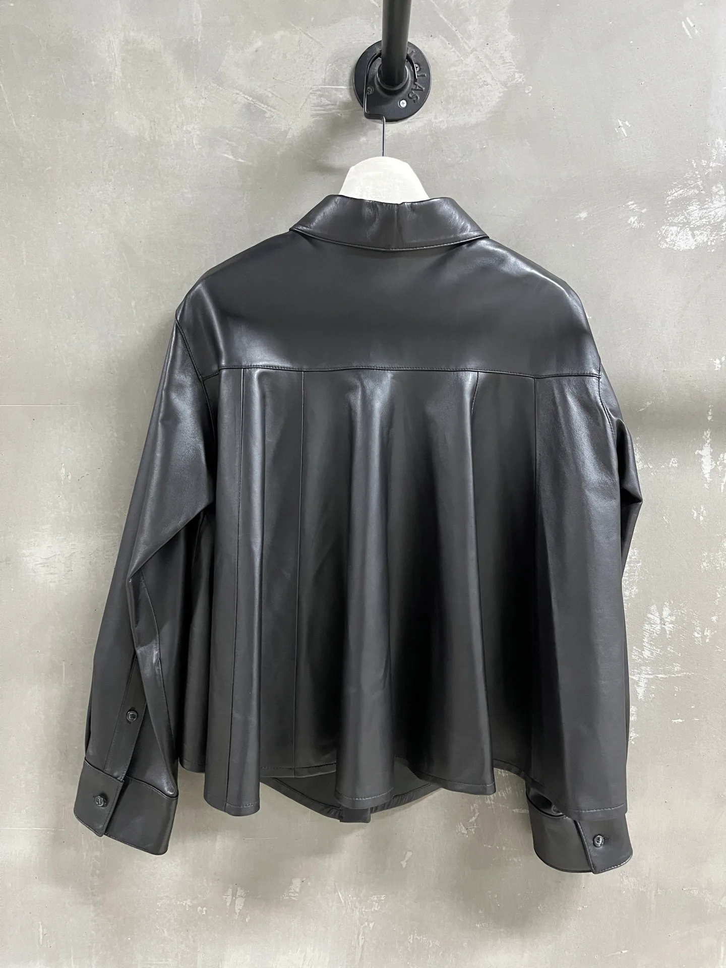 Кожаные Куртки И Дублёнки Женские Loewe 18172887