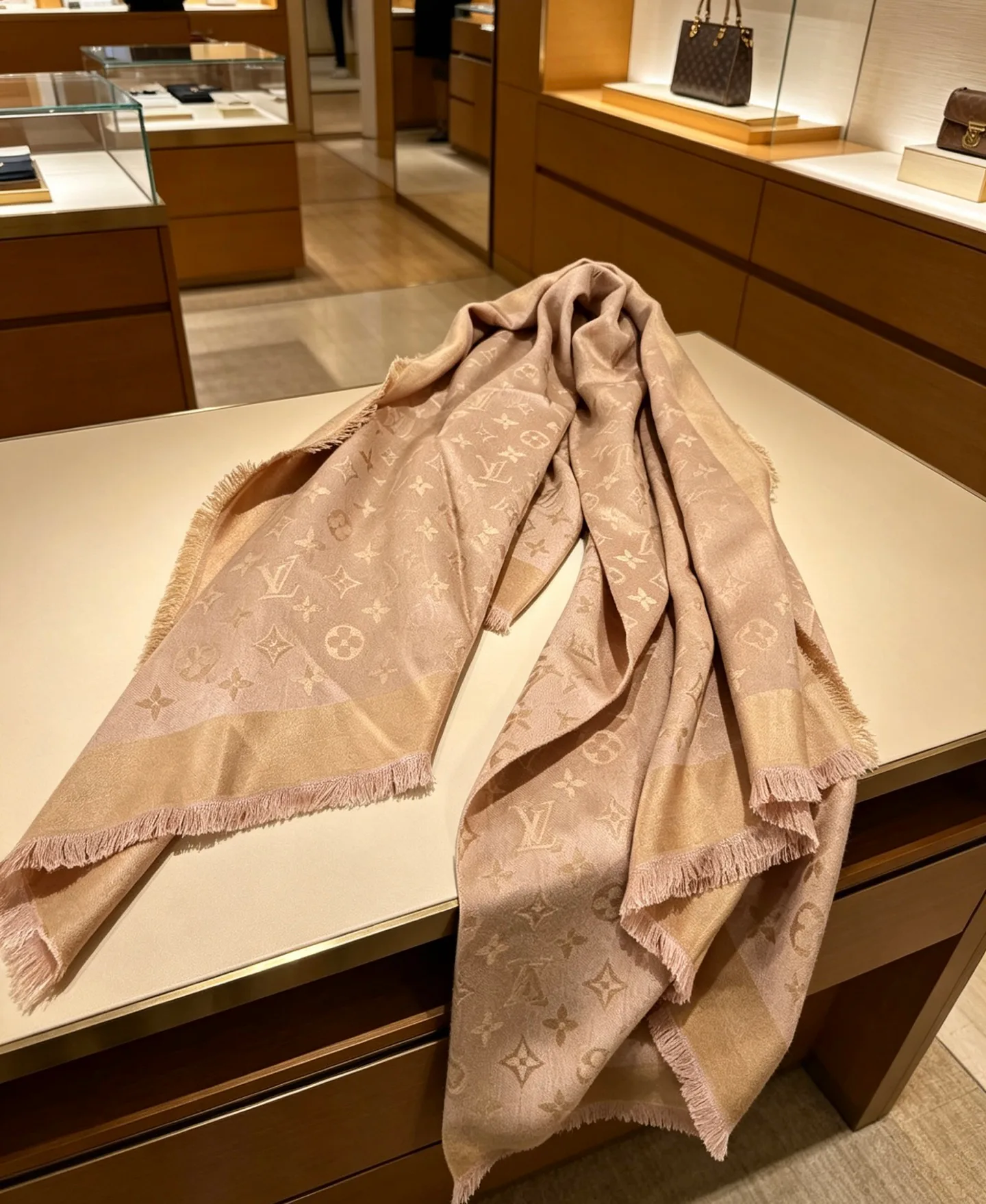 Шарфы Louis Vuitton 15150444