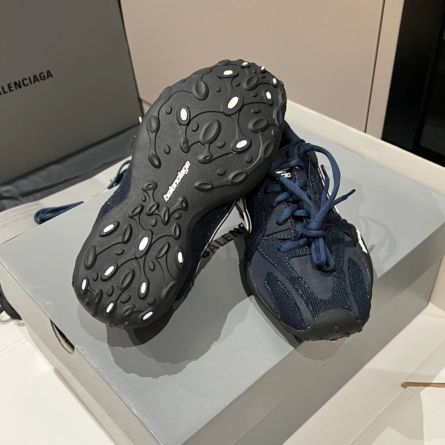 Кроссовки Женские Balenciaga 12948700