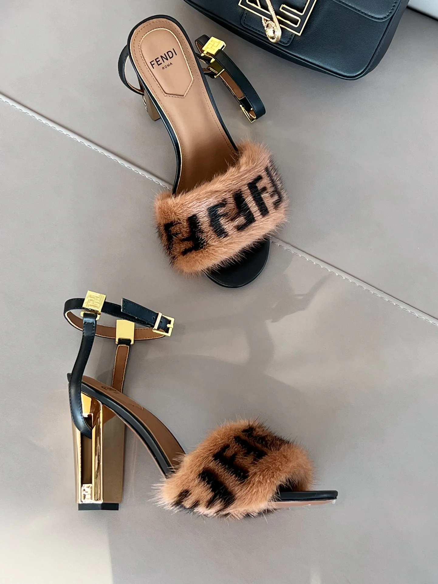 Босоножки Женские Fendi 9289008