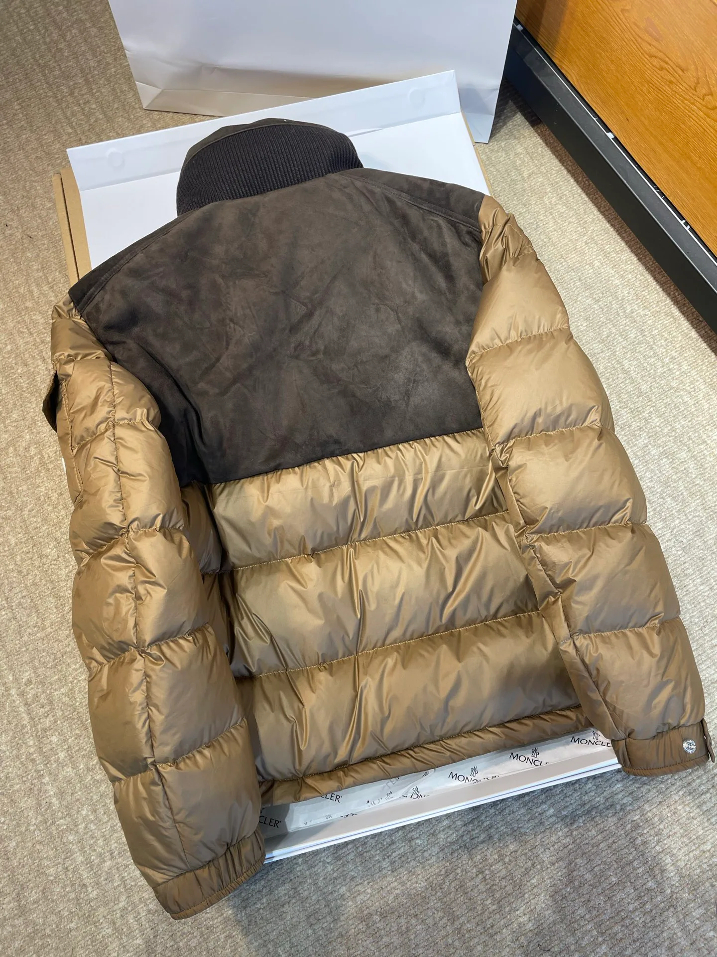 Куртки И Пуховики Женские Moncler 4472332