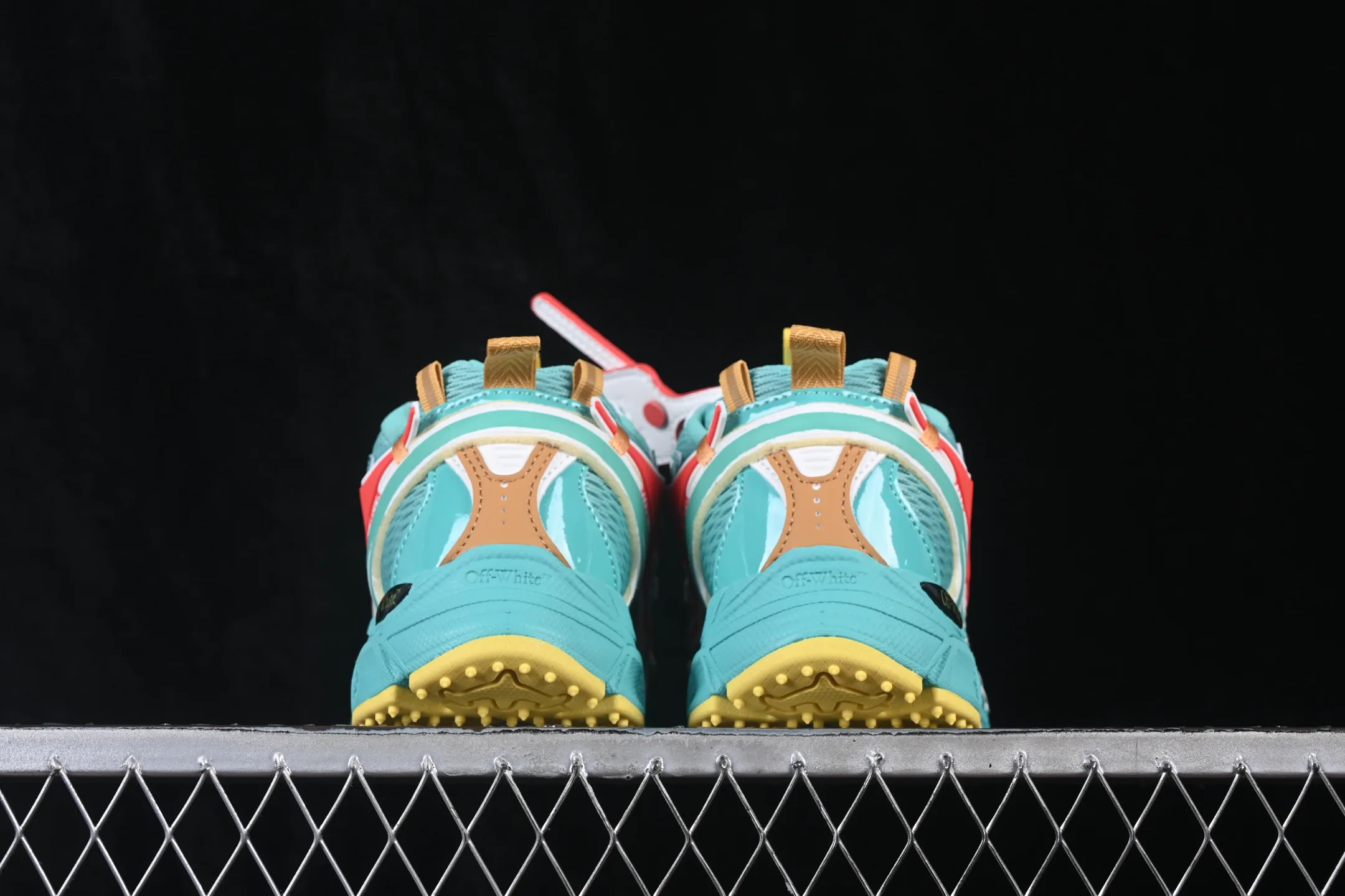 Кроссовки Женские Off-White 18363483