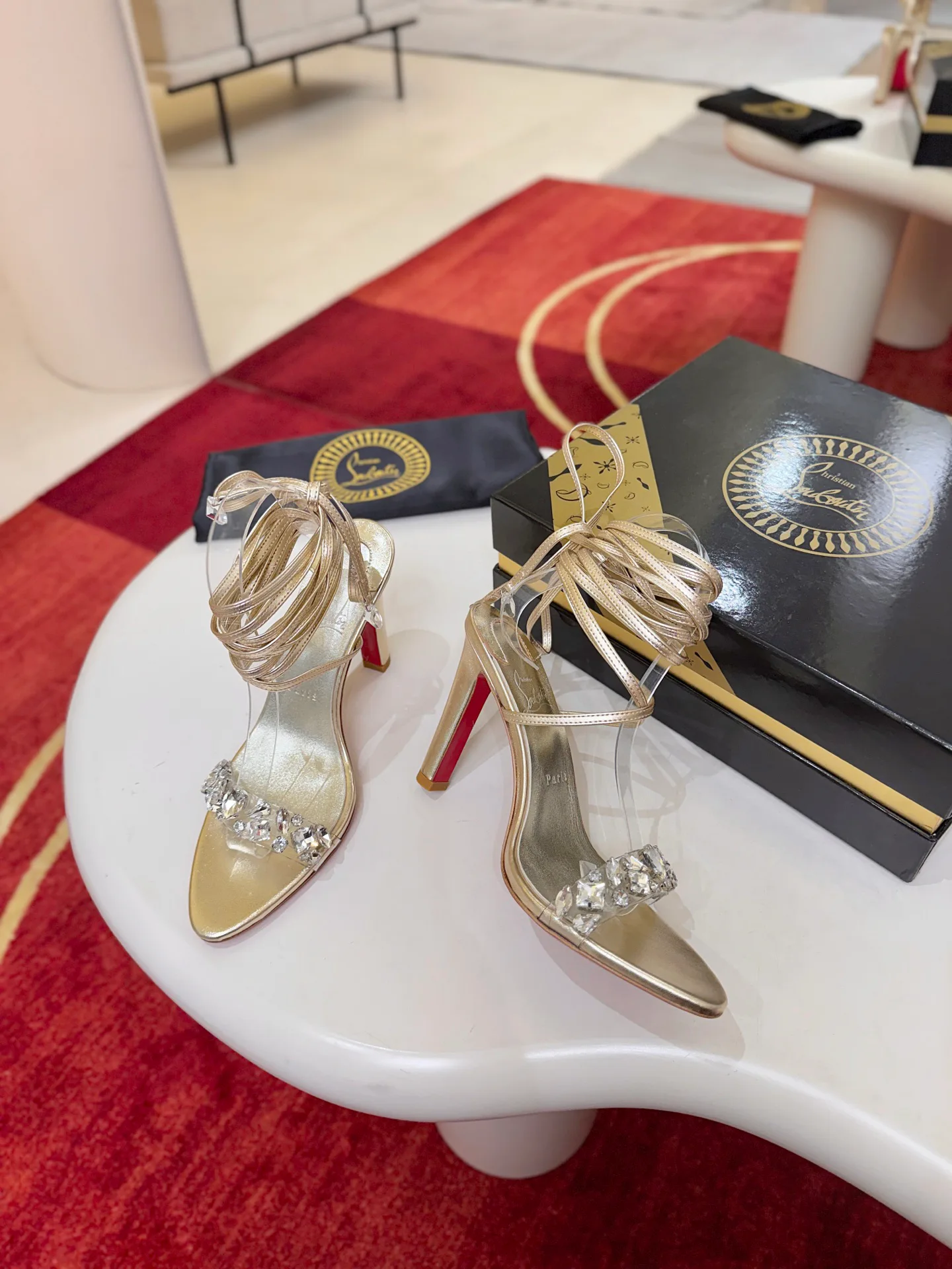 Босоножки Женские Christian Louboutin 19581786