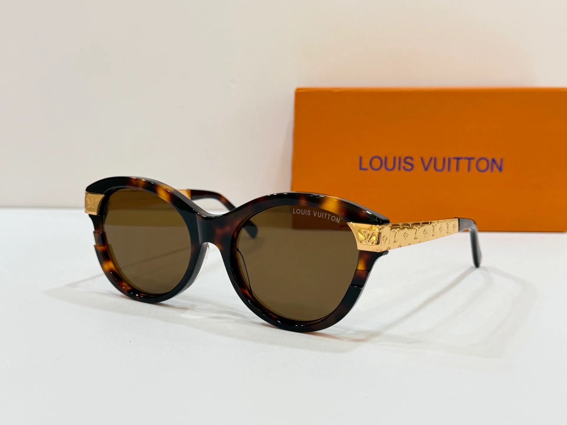 Очки Louis Vuitton 13441536