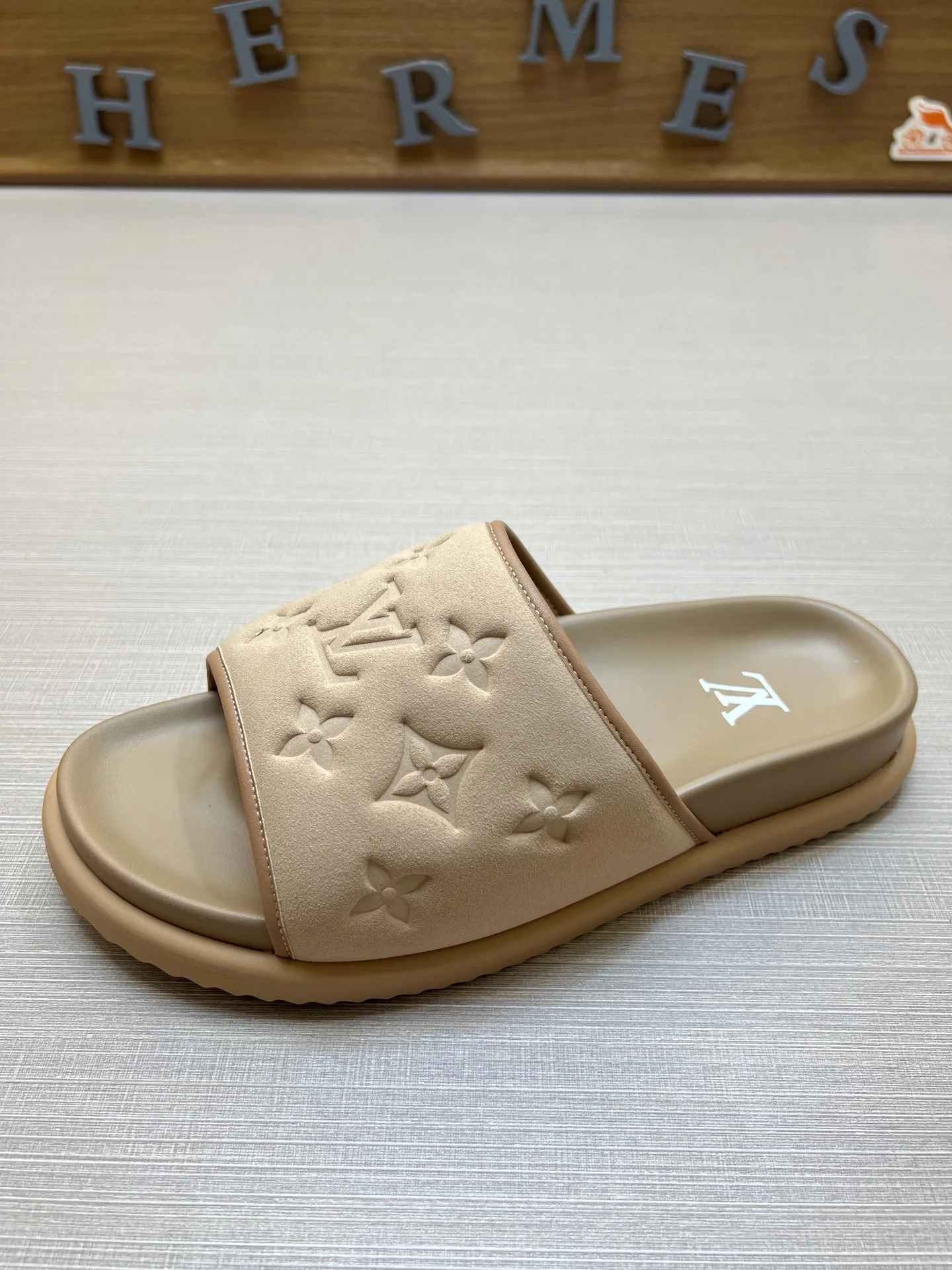 Шлепанцы Женские Louis Vuitton 18011811